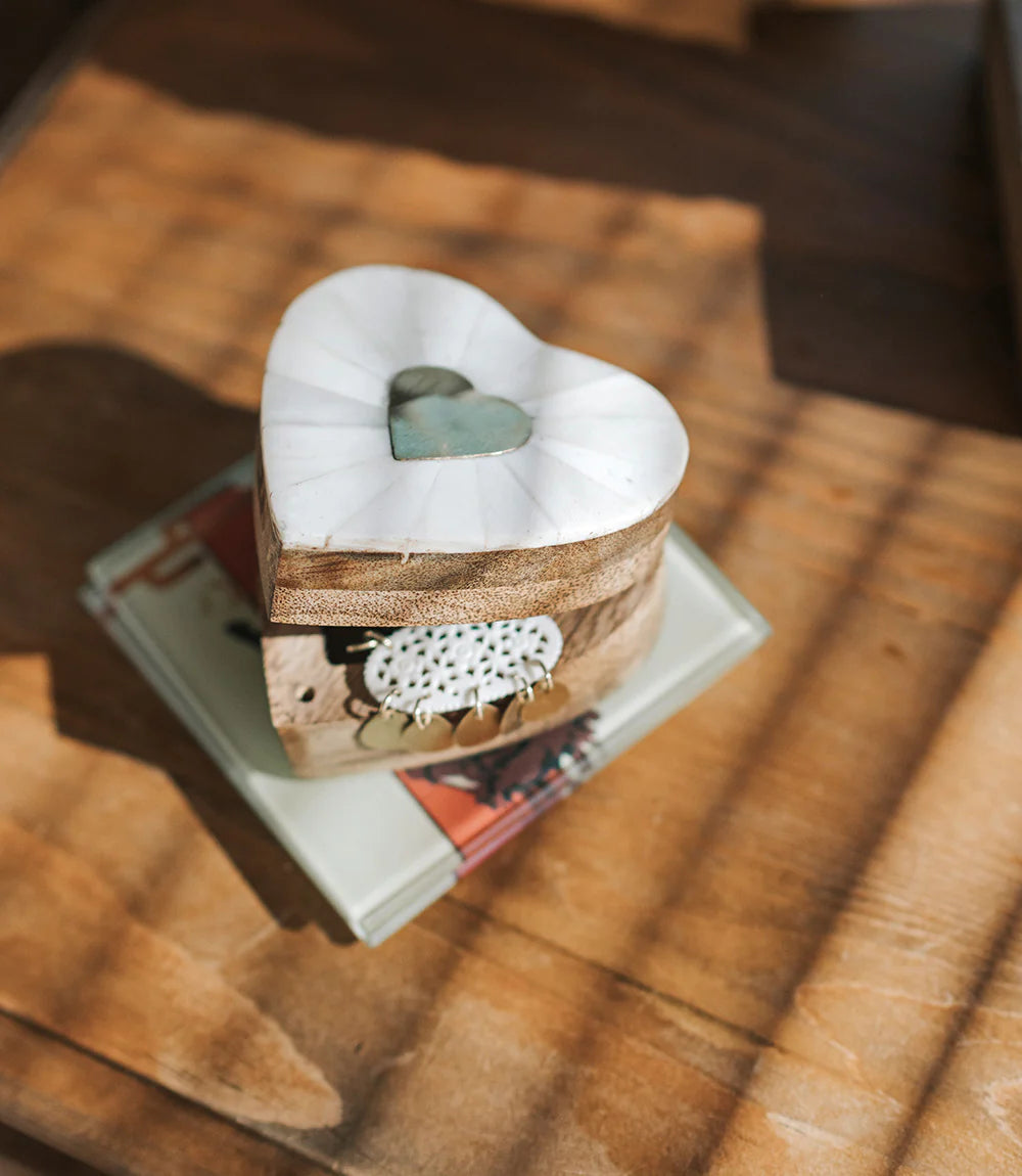 Heart-Shaped Keepsake Box with Bone & Brass Accents - Perfect for Jewelry, Love Letters & Wedding Memories