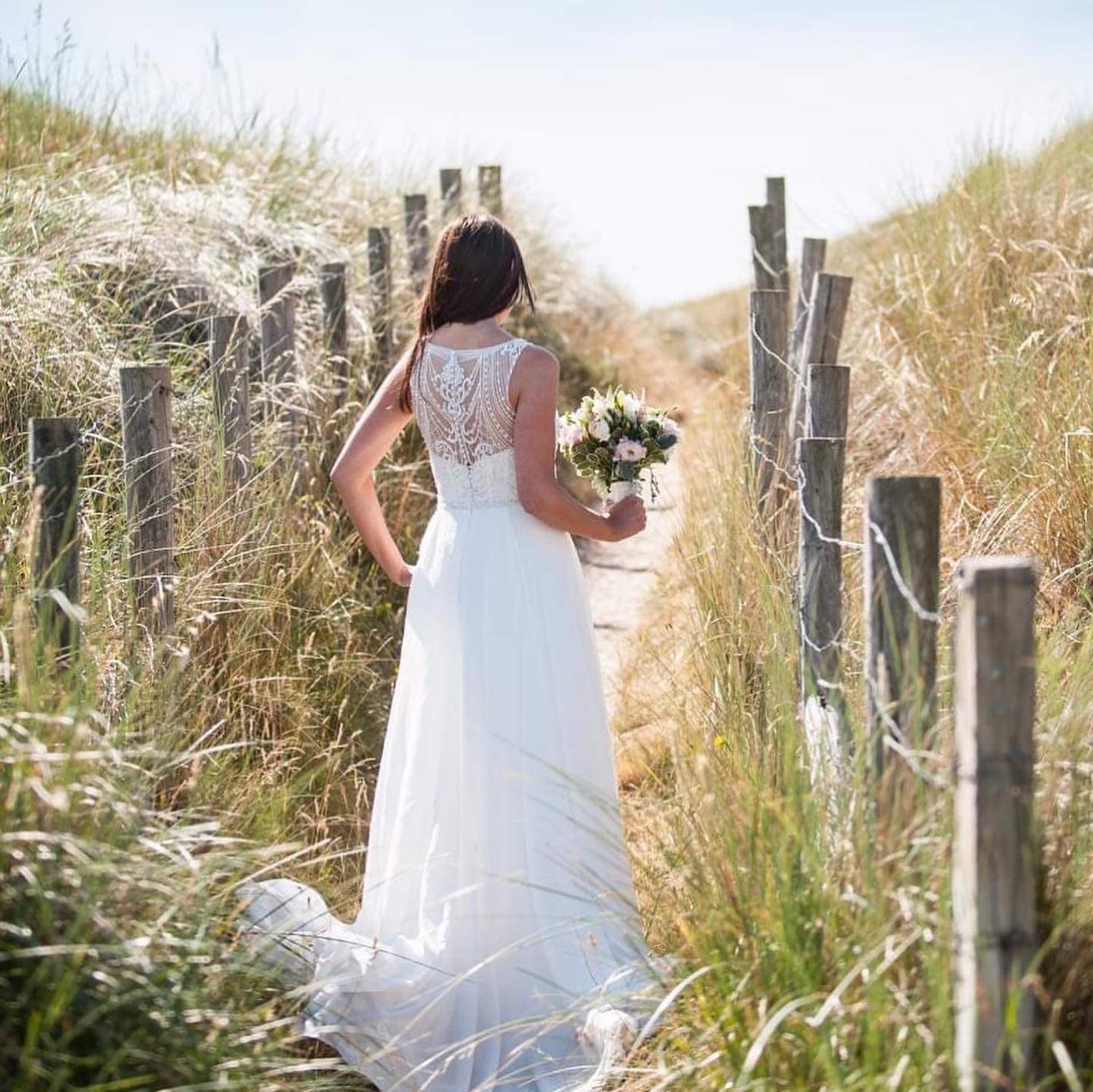 Watters Hathaway 19705 Plus Size Wedding Gown Sample Dress - Perfect for Bridal Shop Try-Ons and Curvy Bride Fittings