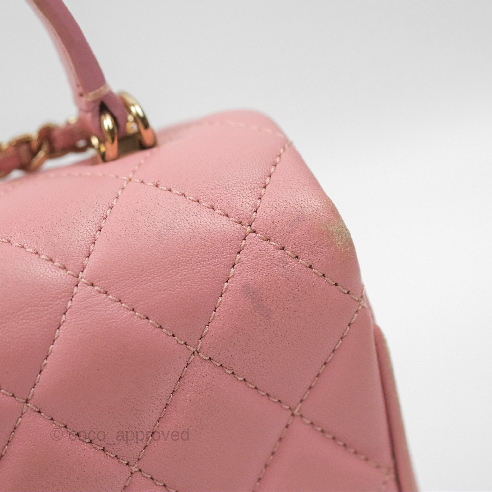 Chanel Citizen Chic Flap Bag in Pink Lambskin Leather with Gold Hardware - Perfect for Women's Luxury Everyday Use & Special Occasions