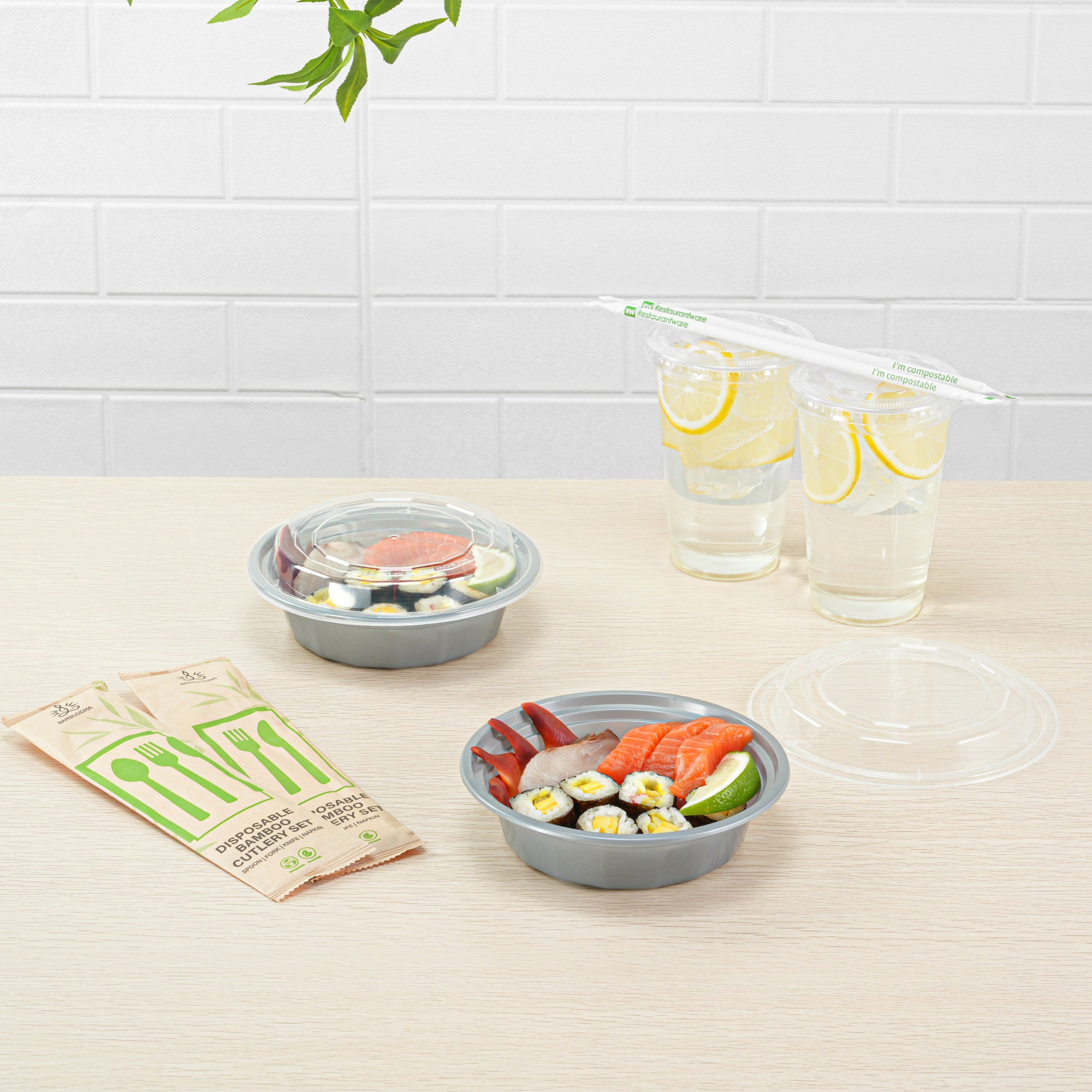 16 oz Round Silver Plastic To-Go Containers with Clear Lids - Microwave Safe, 6.25