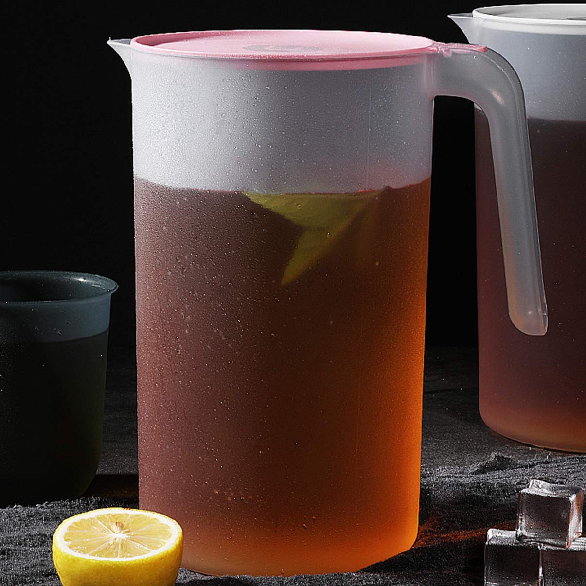 Hemoton 1pc Glass Pitcher with Lid - 64oz Black Cold Water Pitcher for Coffee, Juice & Beverages | BPA-Free Drink Dispenser for Refrigerator, Parties & Home Use