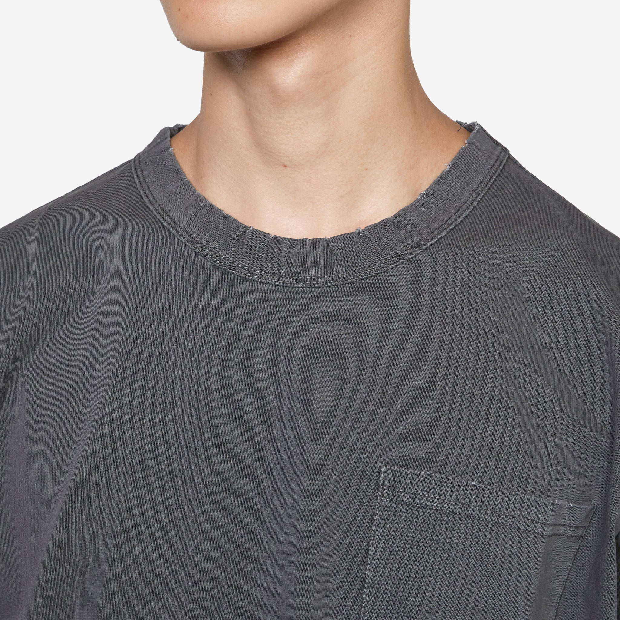 Men's Slim Fit Pocket T-Shirt - Soft Cotton Charcoal Gray Tee for Casual Wear & Everyday Outfits