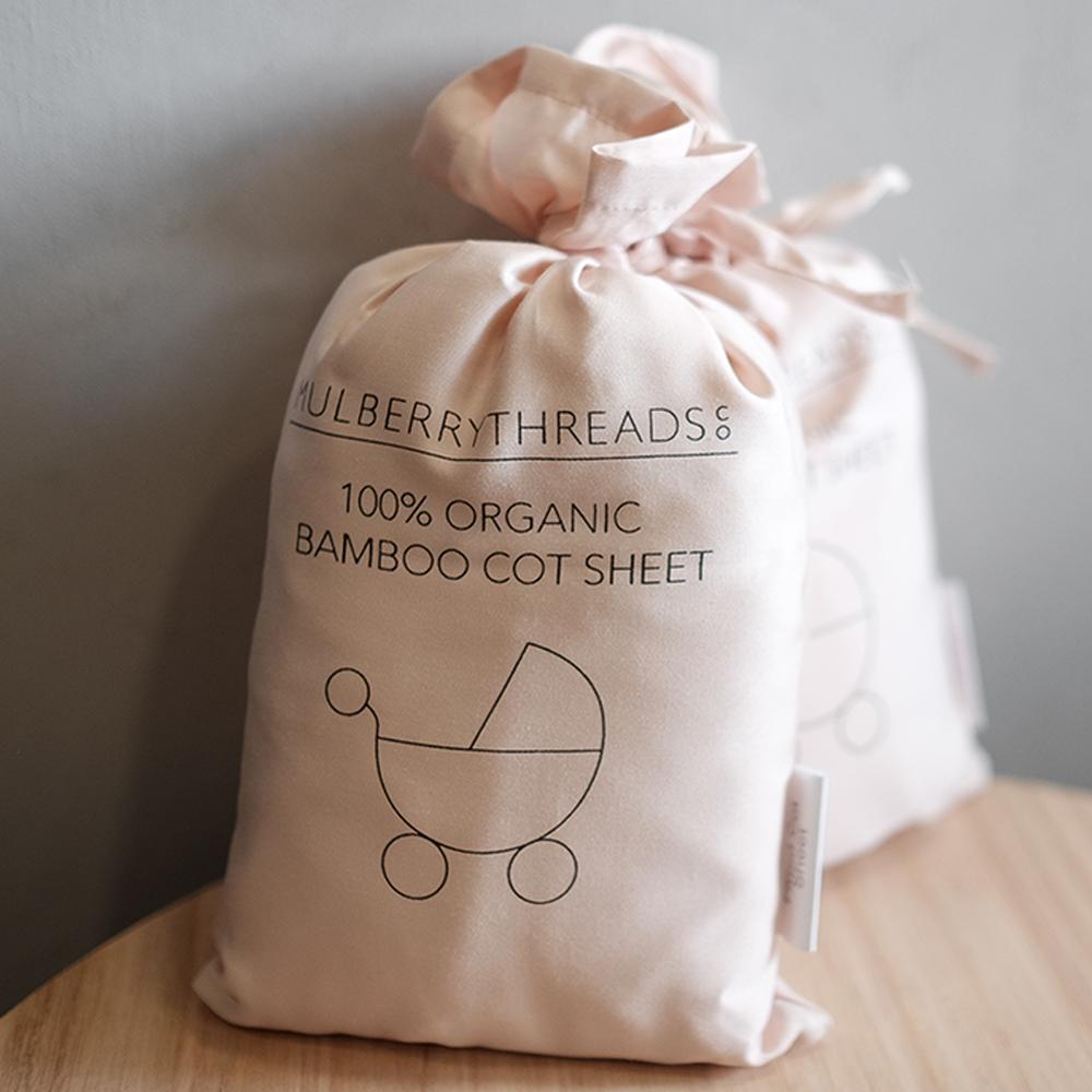 100% Organic Bamboo Fitted Sheet - Queen Size, Soft & Breathable - Blush Pink Bedding for Comfortable Sleep - Perfect for Eco-Friendly Homes & Allergy Relief