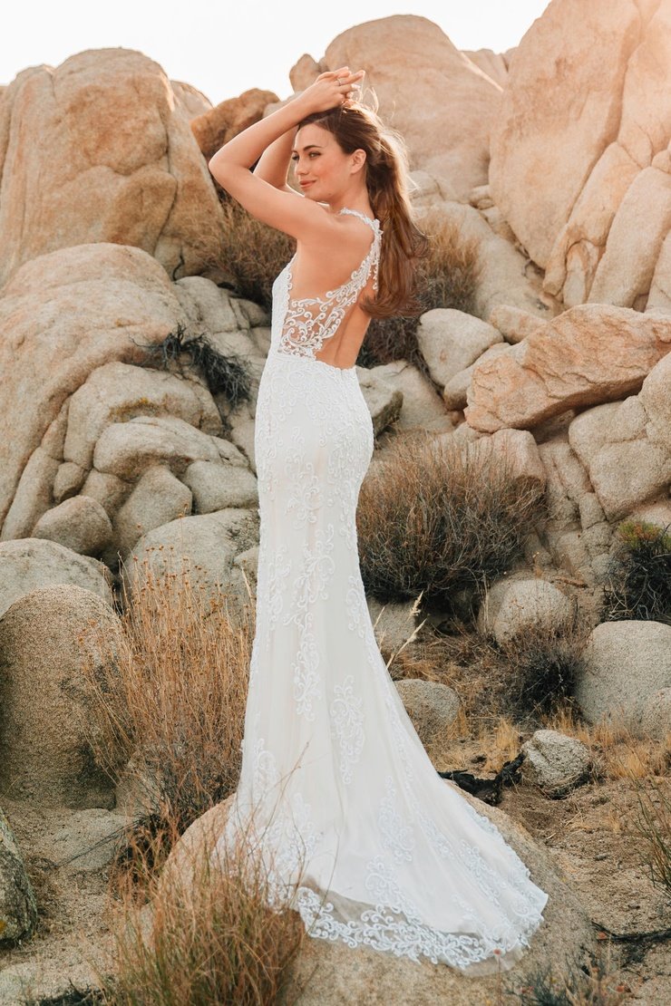 Willowby Sookie Gown - Elegant Lace Wedding Dress for Bride, Beach & Garden Ceremony
