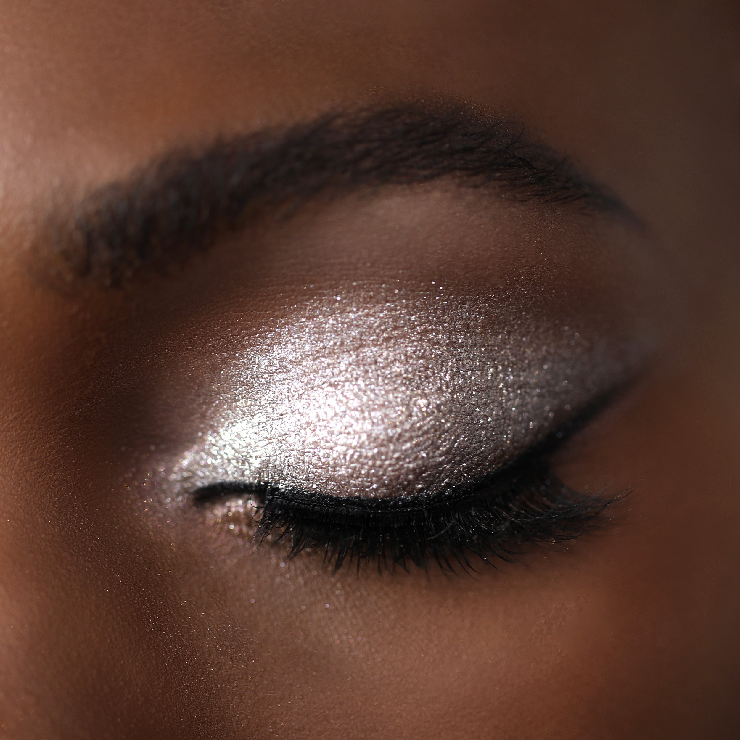 01 Fairy Dust Chroma Light Shadow - Long-Lasting Shimmer Eyeshadow for Day & Night Makeup - Perfect for Parties, Weddings & Special Occasions