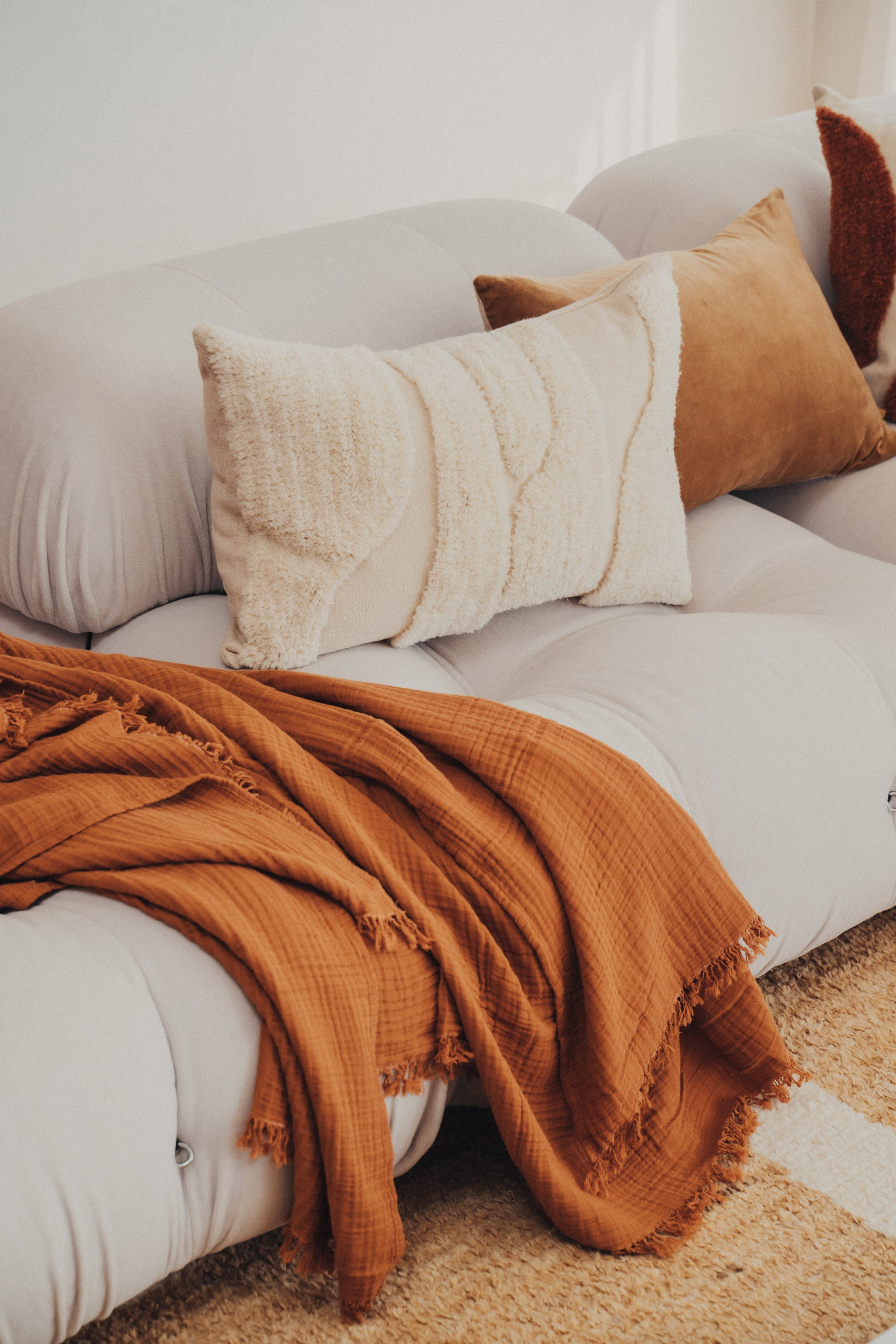 Enes Soft Cotton Throw Blanket - Warm & Cozy Terracotta Throw for Couch, Bed, or Sofa - Perfect for Relaxing, Lounging, and Home Decor