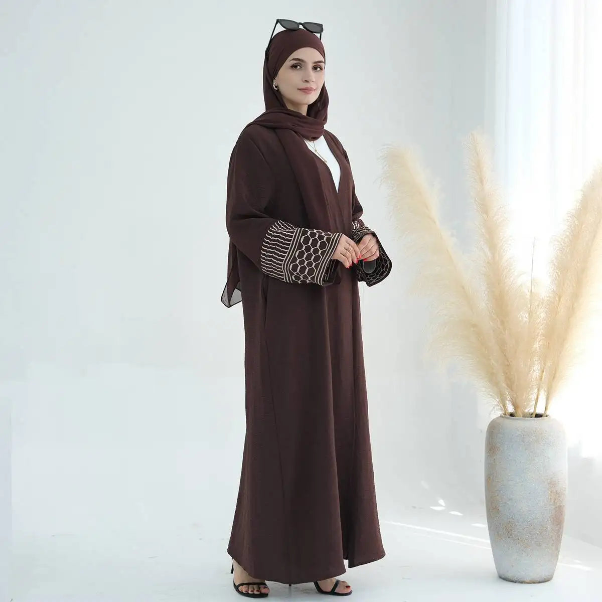 Elegant Muslim Women's Open Abaya Dress with Embroidery Sleeves - Modest Islamic Cardigan for Prayer, Home & Special Occasions