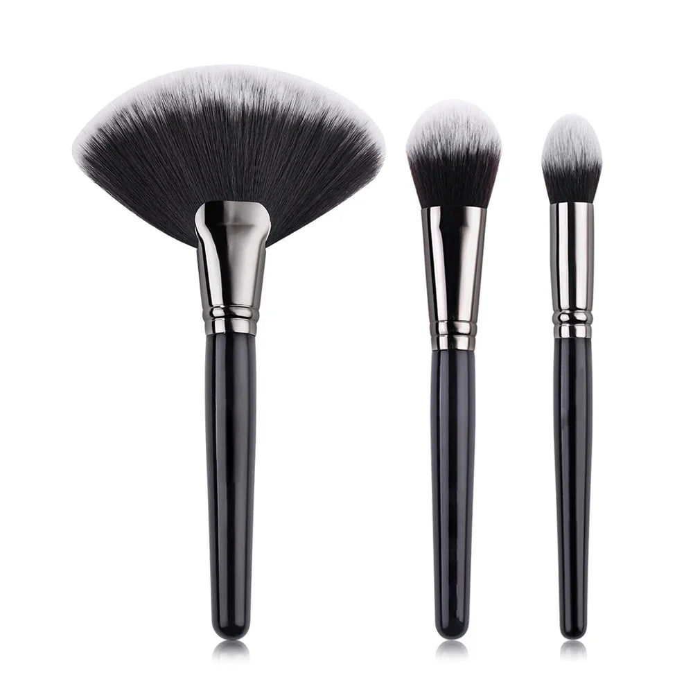 Professional Makeup Brush Set for Foundation & Loose Powder - Soft Synthetic Bristles for Flawless Face Makeup Application (Perfect for Daily Use, Contouring, and Professional Makeup Artists)