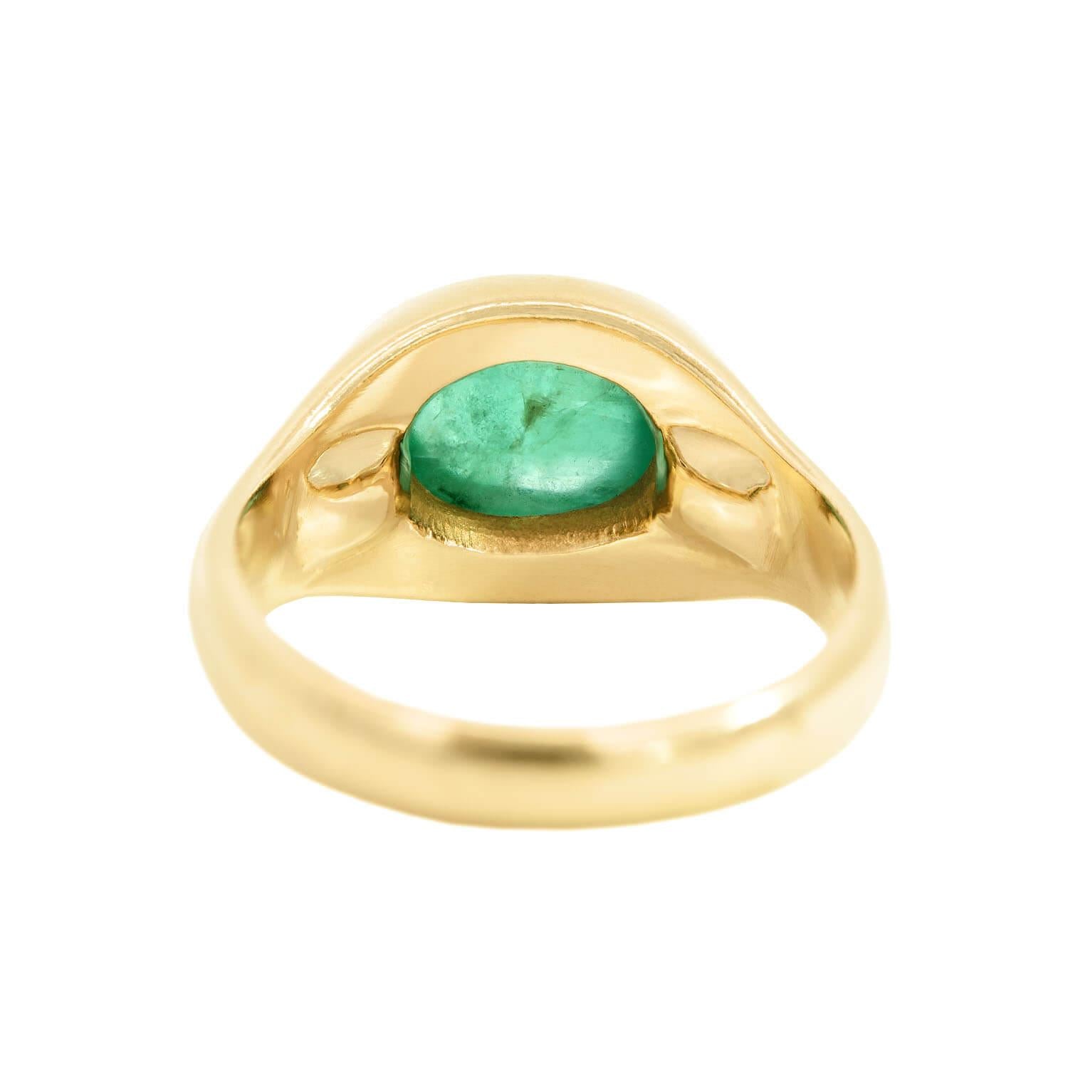 14K Gold Sapphire & Emerald Cabochon Flush Mount Ring for Women - Elegant Wedding Band, Anniversary Gift, or Everyday Jewelry