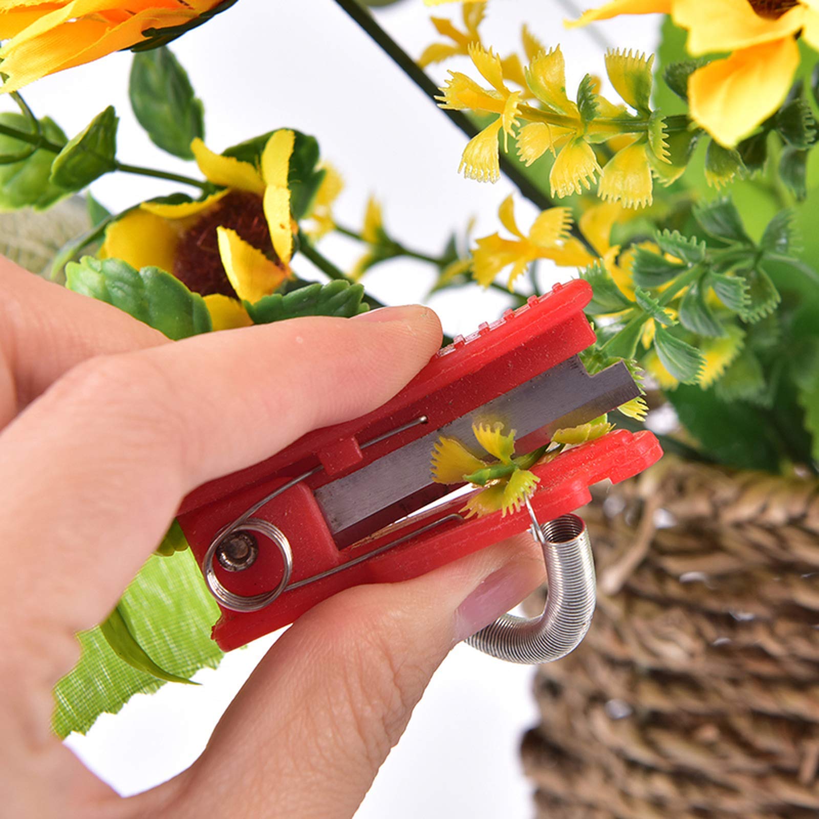 GJWEIYI Multifunctional Thumb Knife - Garden Pruning Shears, Fruit Picking Tool with Safety Blade, Finger Protector Rings for Harvesting Apples, Peaches, Citrus | Perfect for Gardening, Camping & Outdoor Activities