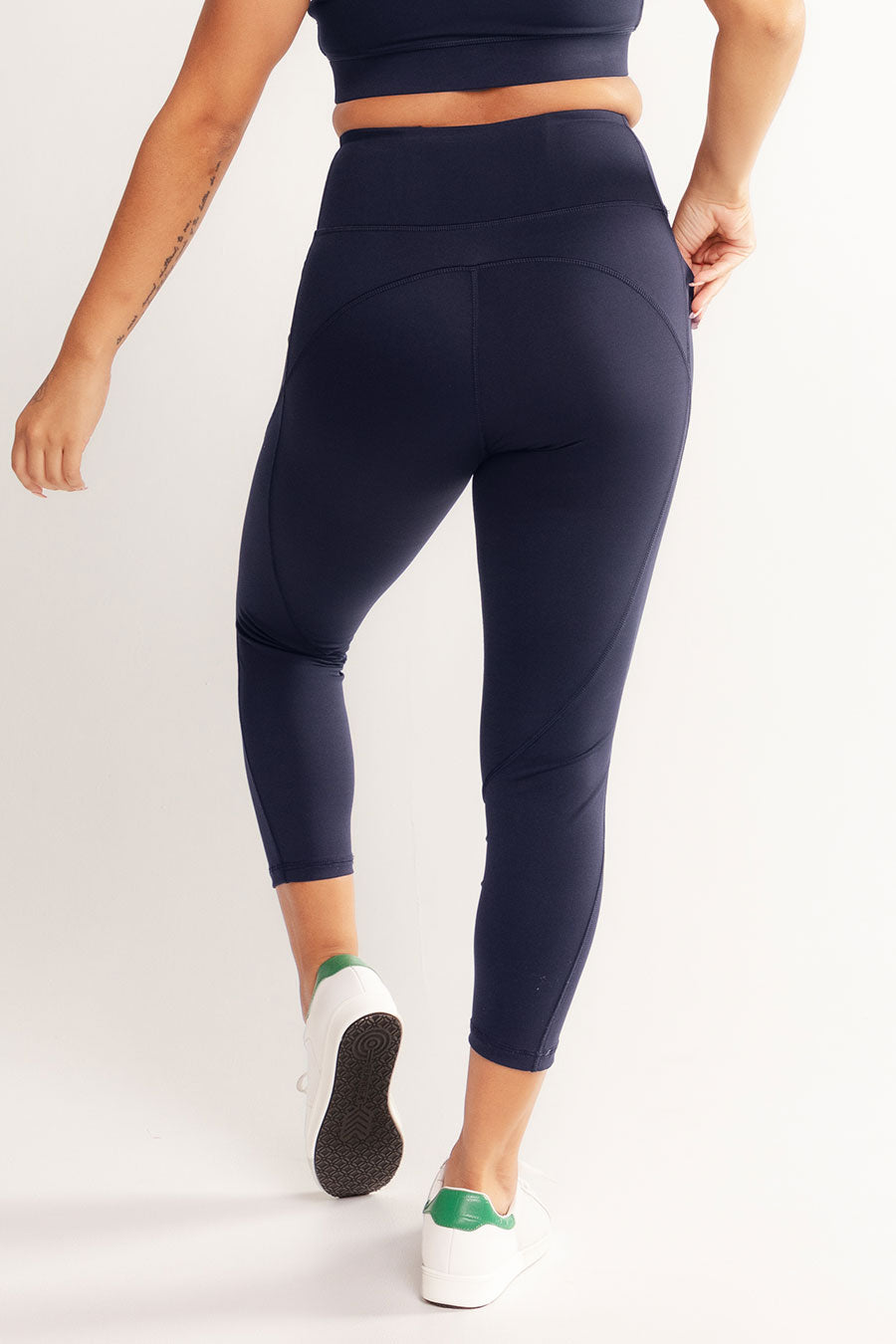 Training Pocket Move 7/8 Legging in Navy - High-Performance Workout Leggings for Yoga, Running & Gym