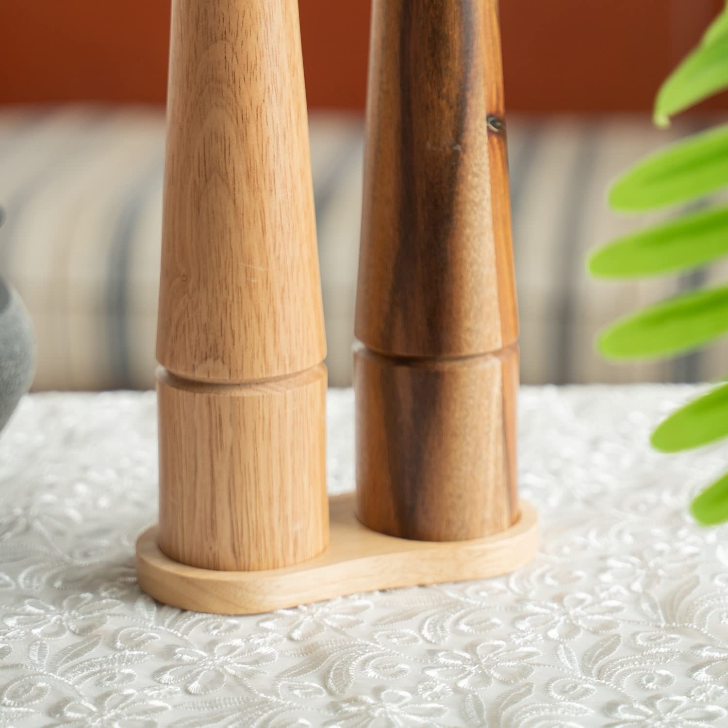 DeroTeno Wooden Salt & Pepper Grinder Tray - 6cm, Table Protector for Dining