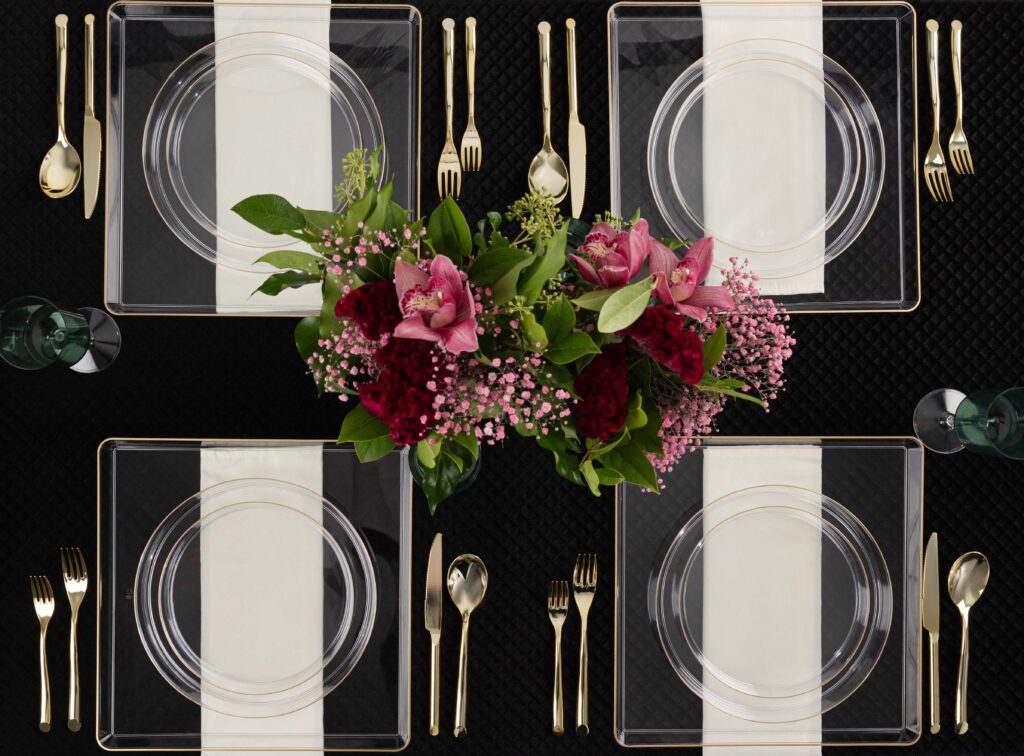 Clear and Gold Rim Round Plastic Plates (10 Pack) - Elegant Disposable Dinnerware for Parties, Weddings & Events - Durable & Stylish Tableware for Home, Restaurant & Catering Use