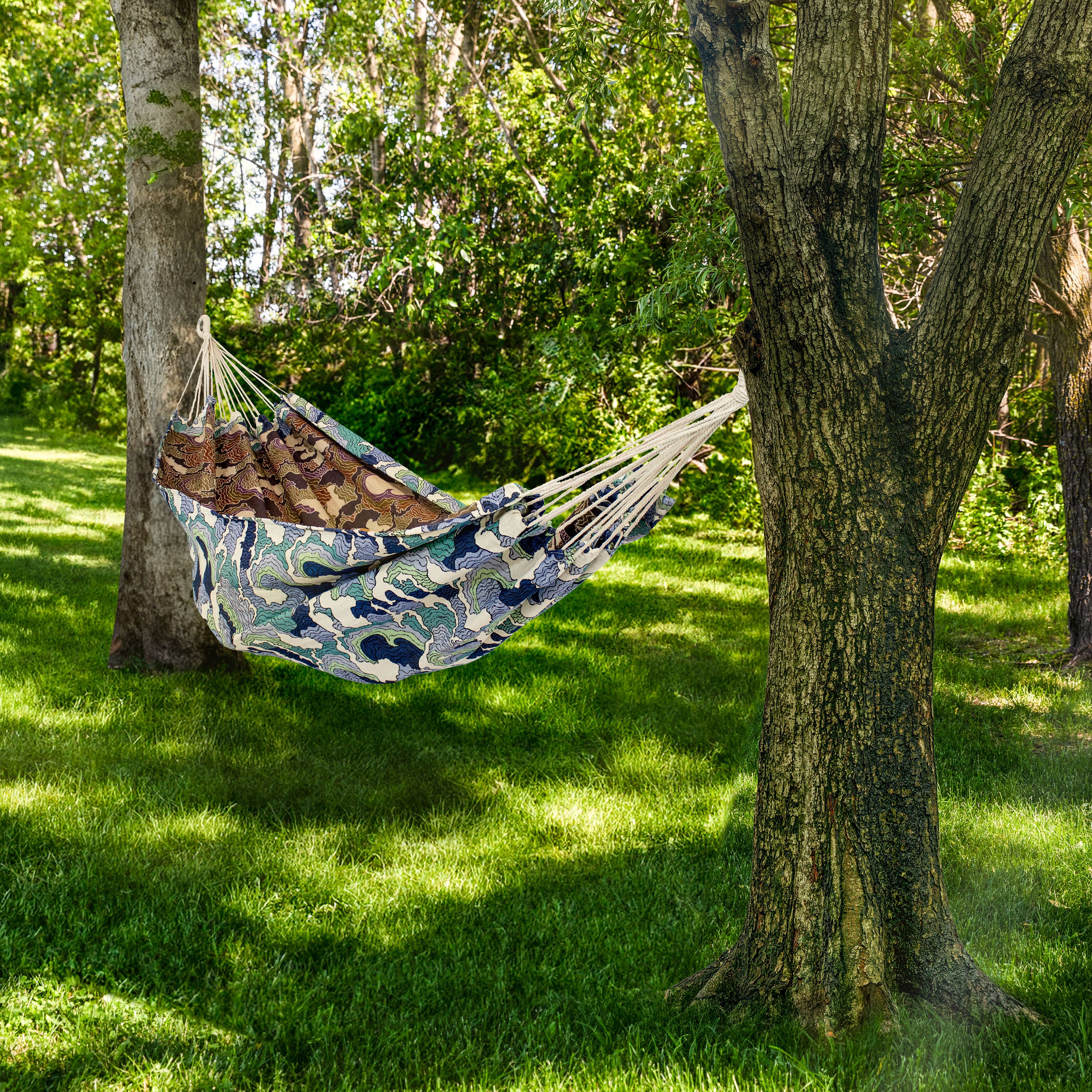 Premium Sunnydaze Jacquard Double Outdoor Hammock - Heavy Duty 450lb Capacity, Weather-Resistant Fabric for Backyard, Camping & Beach Relaxation