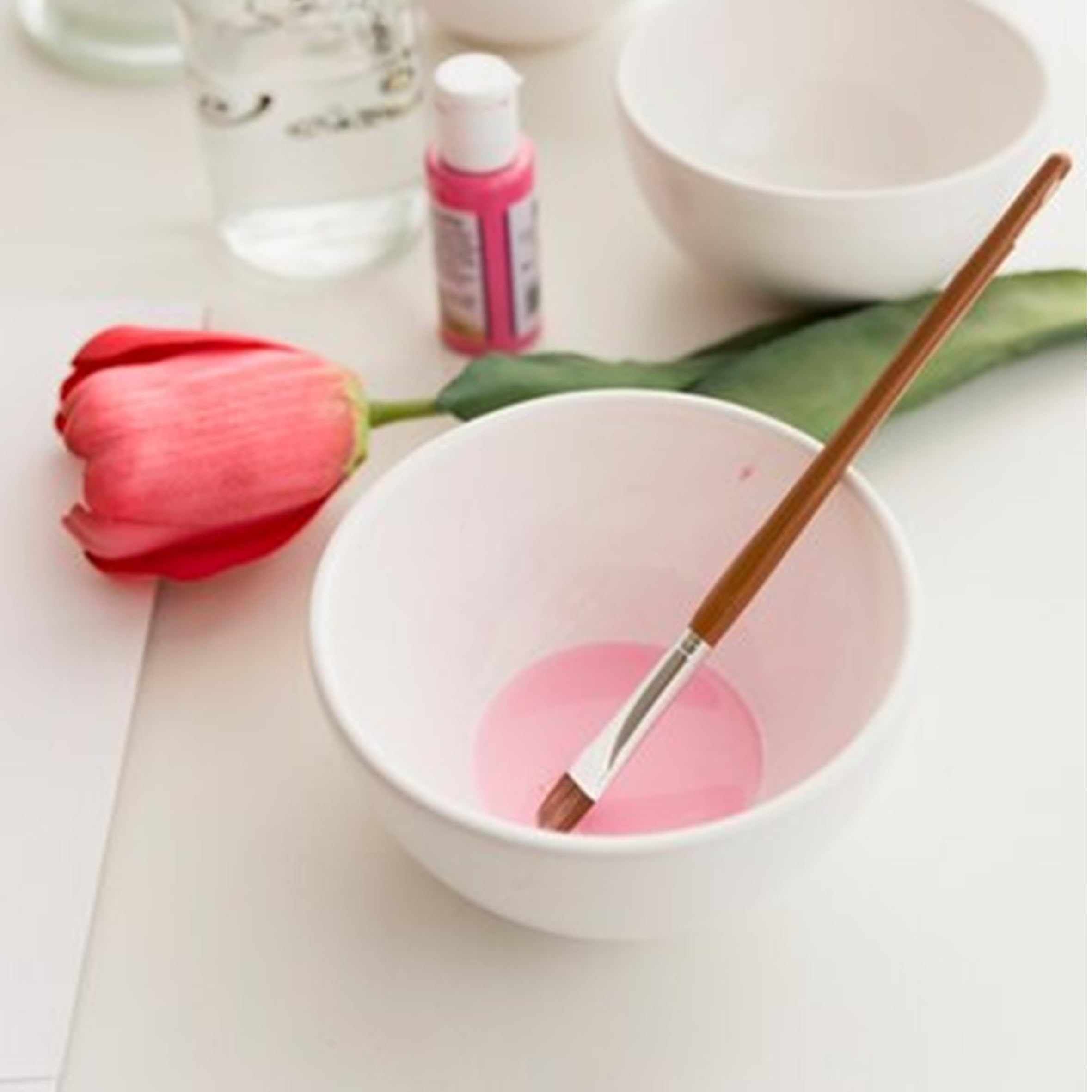 Multi-Functional Mixing Bowl for Makeup, Hair Dye, Manicure & Kitchen Use - Durable Medium Size Beauty & Cooking Accessory - Perfect for Salon, Home DIY & Professional Styling