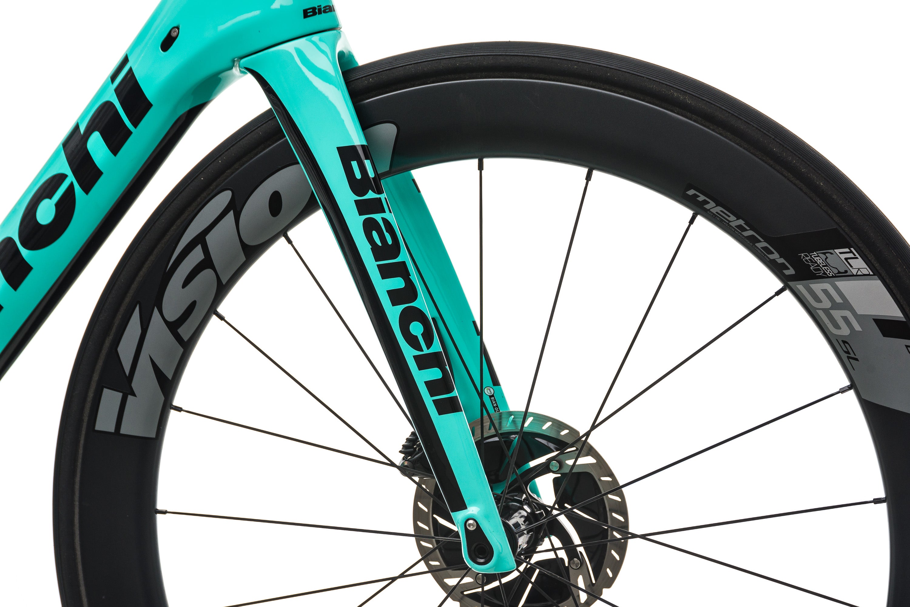 Bianchi Oltre XR4 Disc Road Bike 2019 - 57cm Carbon Frame, Shimano Ultegra Groupset - Perfect for Racing, Endurance Rides & Long-Distance Cycling