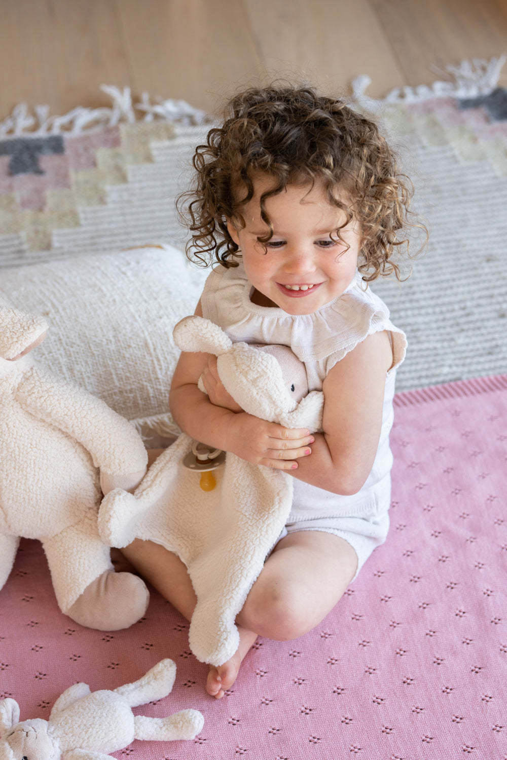 Sophie the Giraffe Teether - Natural Rubber Baby Teething Toy for Soothing Sore Gums | Perfect for Infants & Toddlers | BPA-Free, Safe & Soft Chew Toy for Playtime & Teething Relief