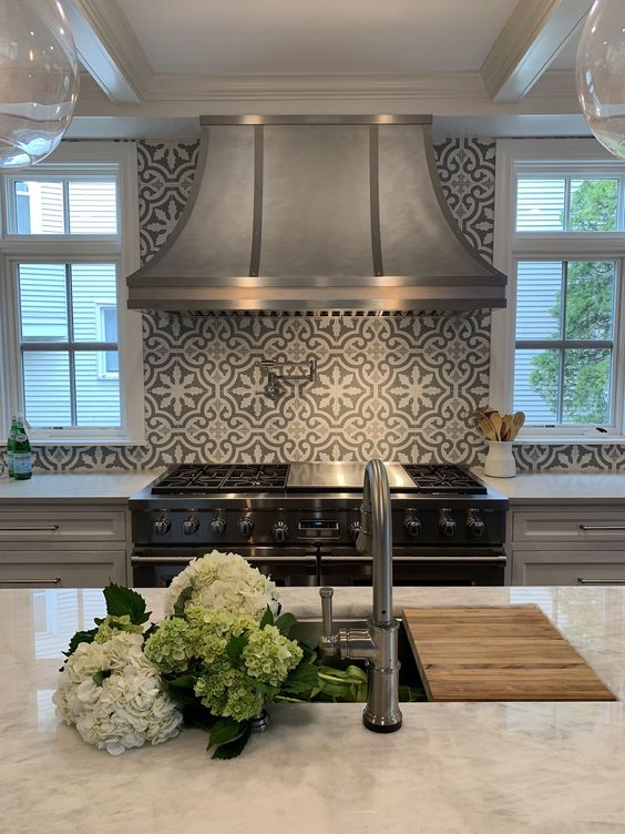Custom SINDA Stainless Steel Range Hood for Kitchen - Professional Ventilation for Gas Stoves, Cooktops & Ovens | Durable & Easy to Clean | Perfect for Home Chefs & Restaurants
