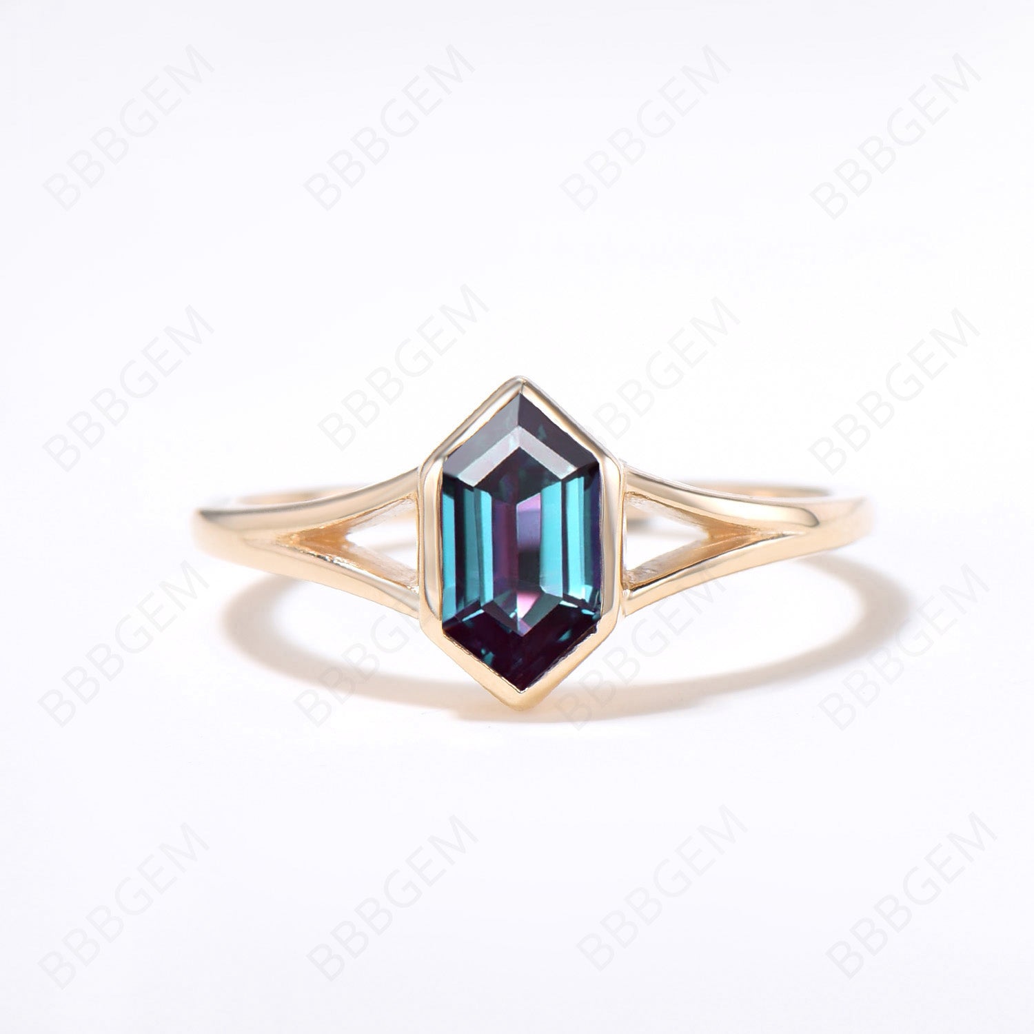 14K Solid Gold Long Hexagon Cut Alexandrite Engagement Ring Set with Split Shank & Diamonds | 3-Piece Bridal Wedding Ring Set | Anniversary Gift for Her | Perfect for Proposals, Weddings & Special Occasions