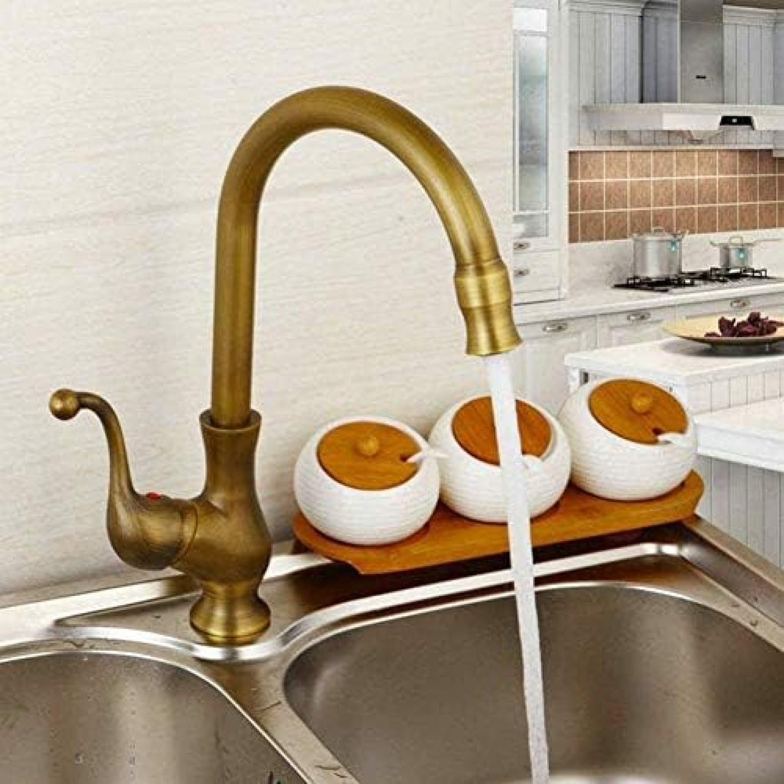 CRJUS Antique Brass Kitchen Faucet with Swivel Spout - One-Handle Pull-Down Sprayer for Sink, Modern Vintage Style for Farmhouse & Industrial Kitchens (Perfect for Washing Dishes, Filling Pots & Daily Kitchen Tasks)