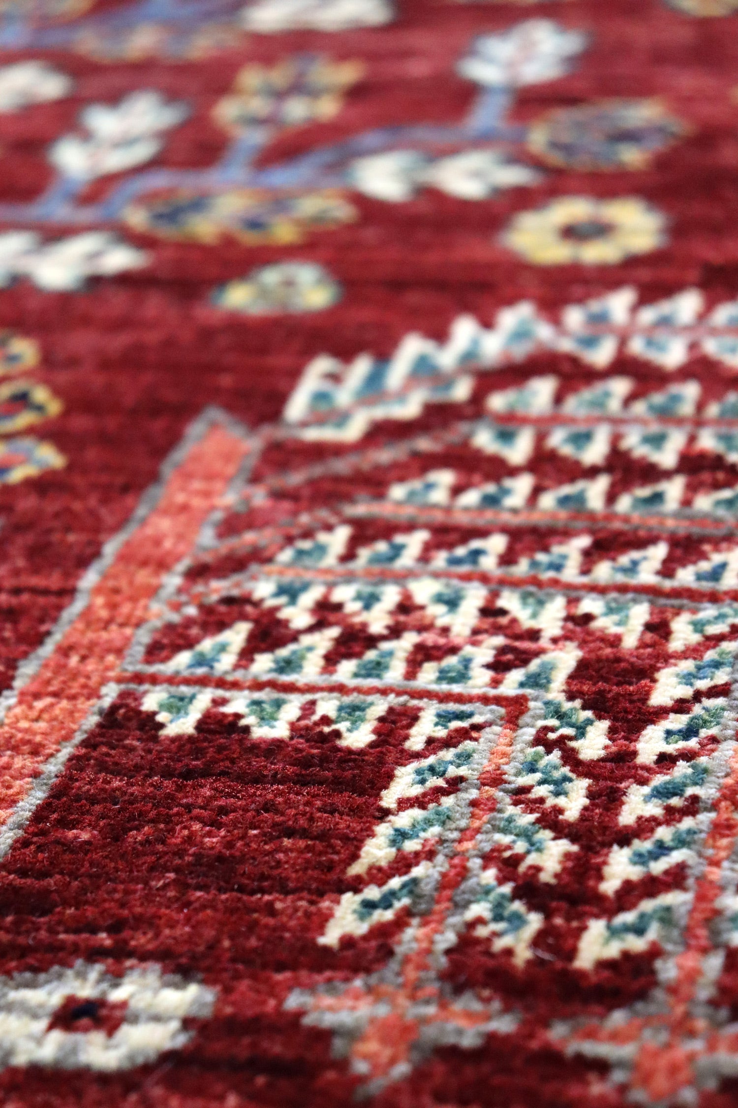 Bakshaish Willow Handwoven Tribal Rug - Authentic Persian Wool Carpet for Living Room, Bedroom & Home Decor - J65444