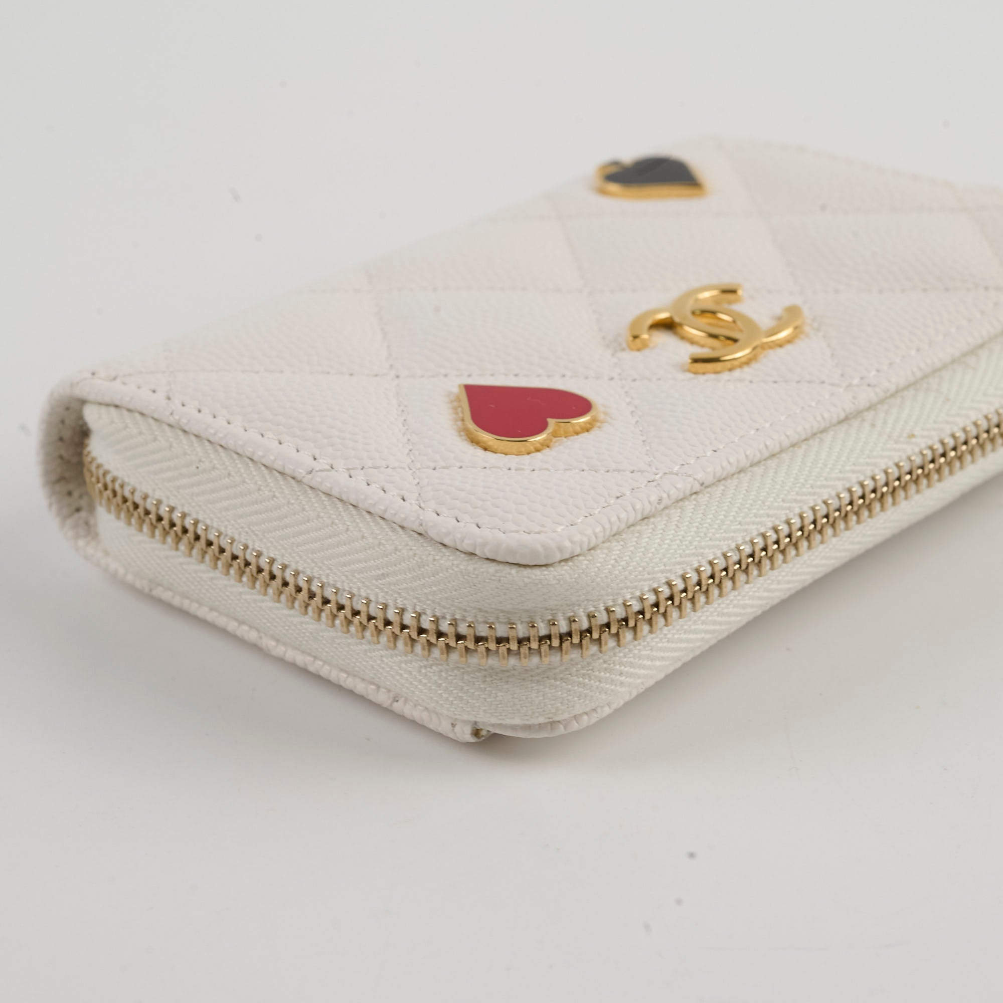 Chanel Caviar Enamel Coco Casino Zippy Card Holder in White | Luxury Leather Wallet for Credit Cards & Cash | Perfect for Everyday Use, Travel & Gifting