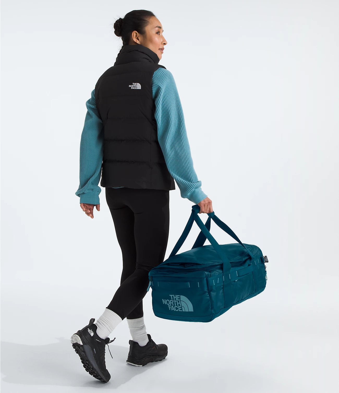The North Face Base Camp Voyager Duffel 42L - Waterproof Travel Duffel Bag for Camping, Hiking & Outdoor Adventures - Durable Carry-On Luggage for Men & Women