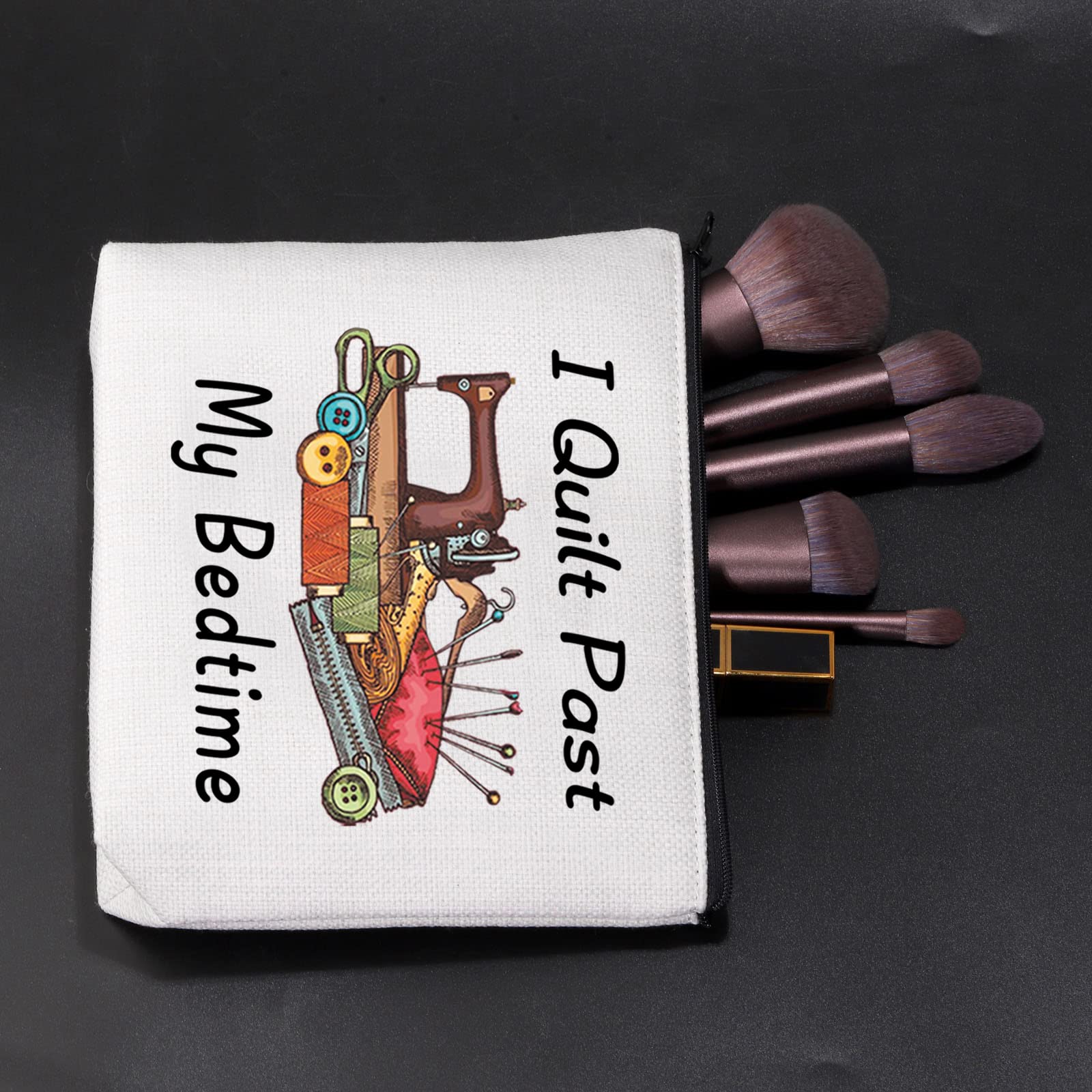 JNIAP Quilted Cosmetic Bag for Women - Travel Makeup Organizer Pouch with Zipper - Perfect Gift for Sewing Lovers, Quilters & Seamstresses - Great for Travel, Daily Makeup Storage & Sewing Machine Accessories (I Quilt Past My Bedtime Design)