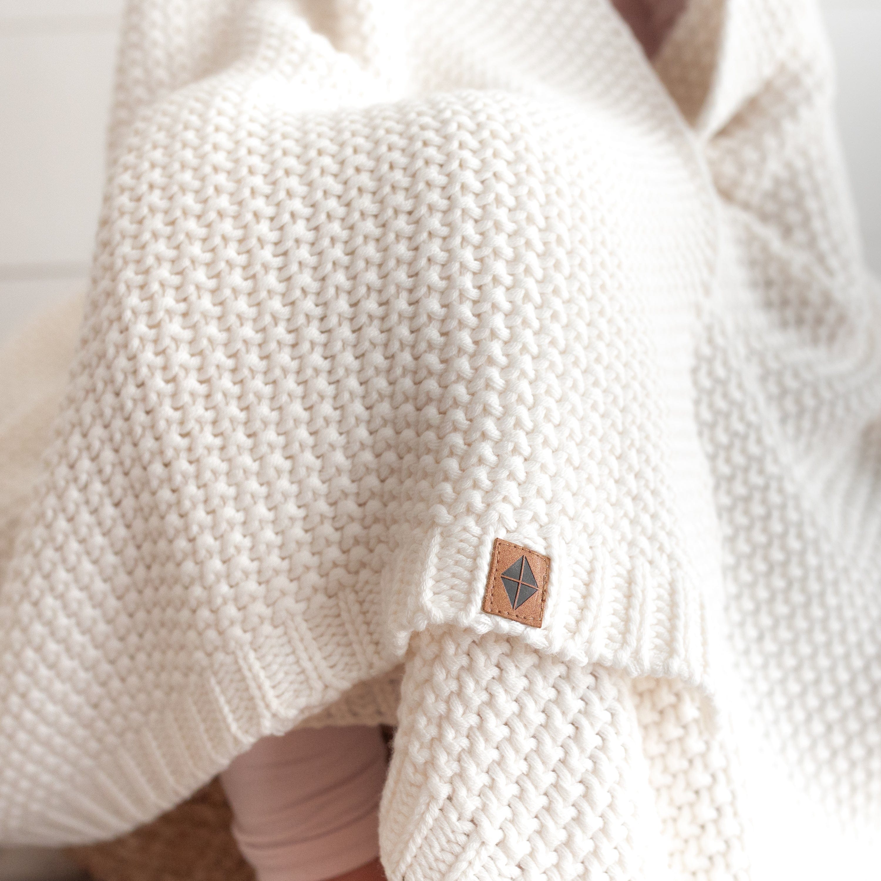 Soft and Cozy Chunky Knit Baby Blanket for Toddlers - Warm & Breathable Cloud-Like Comfort - Perfect for Nursery, Stroller, and Snuggle Time