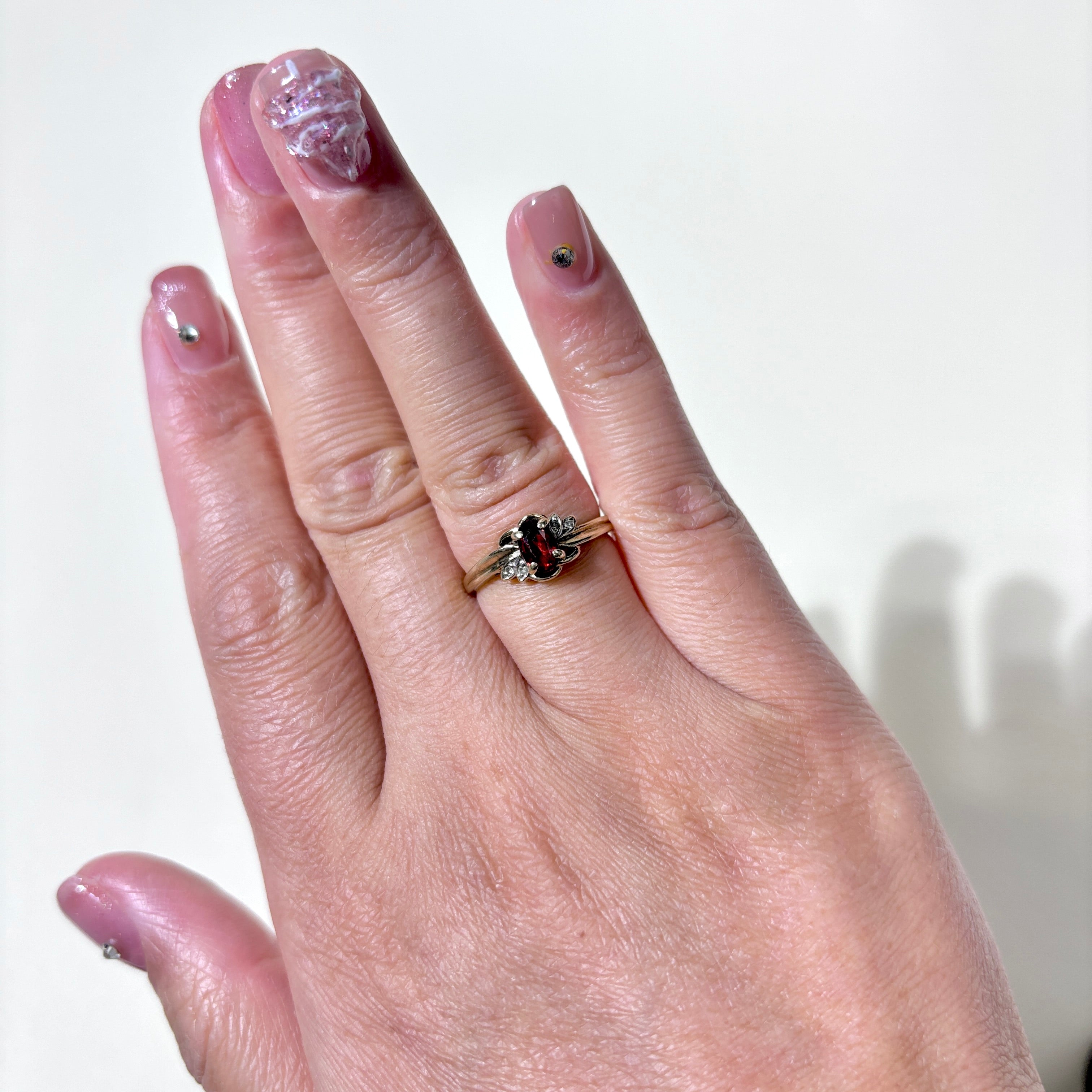 10K Yellow Gold Garnet & Diamond Ring - 0.52ct Garnet & 0.01ctw Diamond - Size 6 | Elegant Birthstone Jewelry for Women | Perfect for Anniversary, Birthday & Valentine's Day Gifts