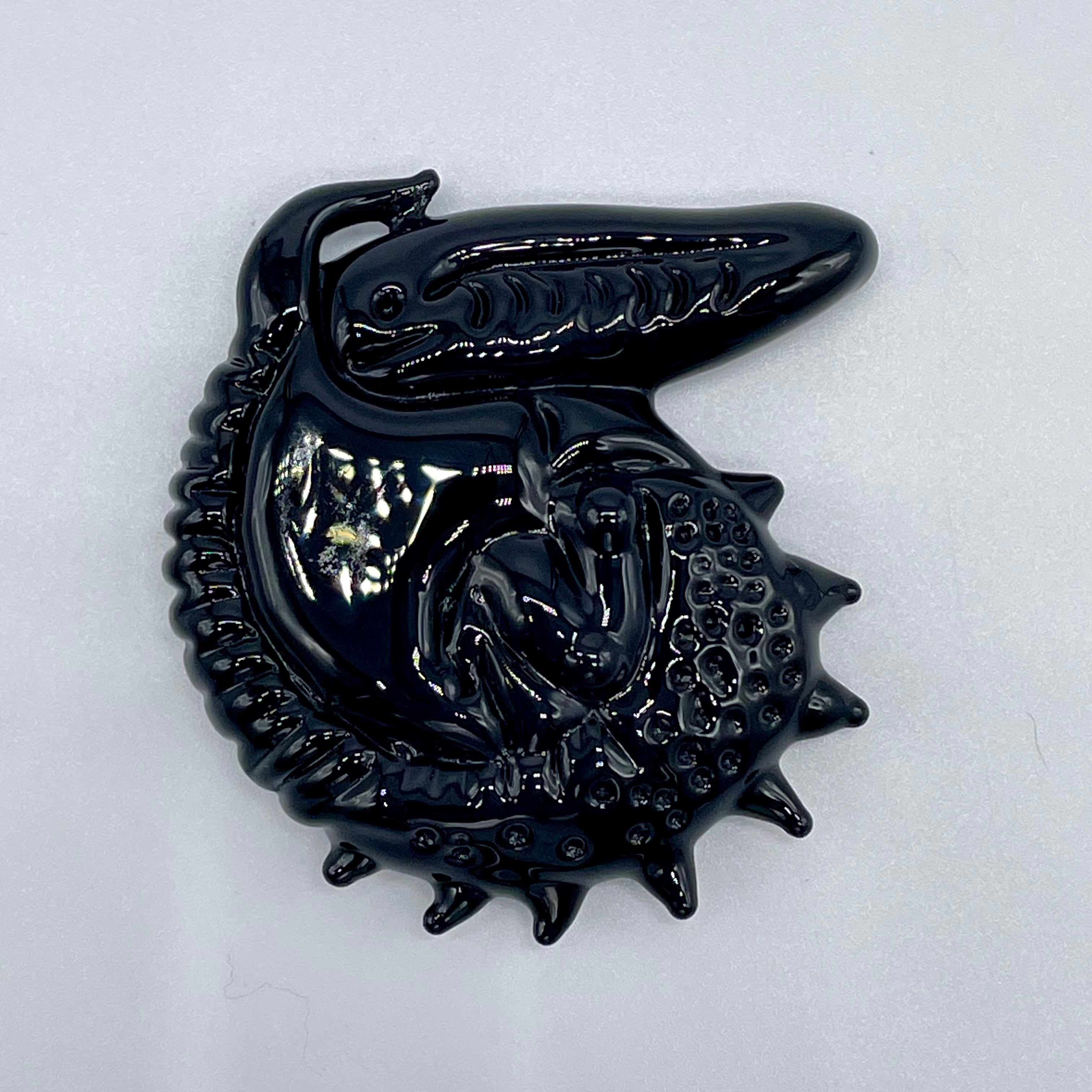 Xenomorph Alien Movie Pendant Necklace - Sci-Fi Jewelry for Fans of Alien Franchise & Cosplay
