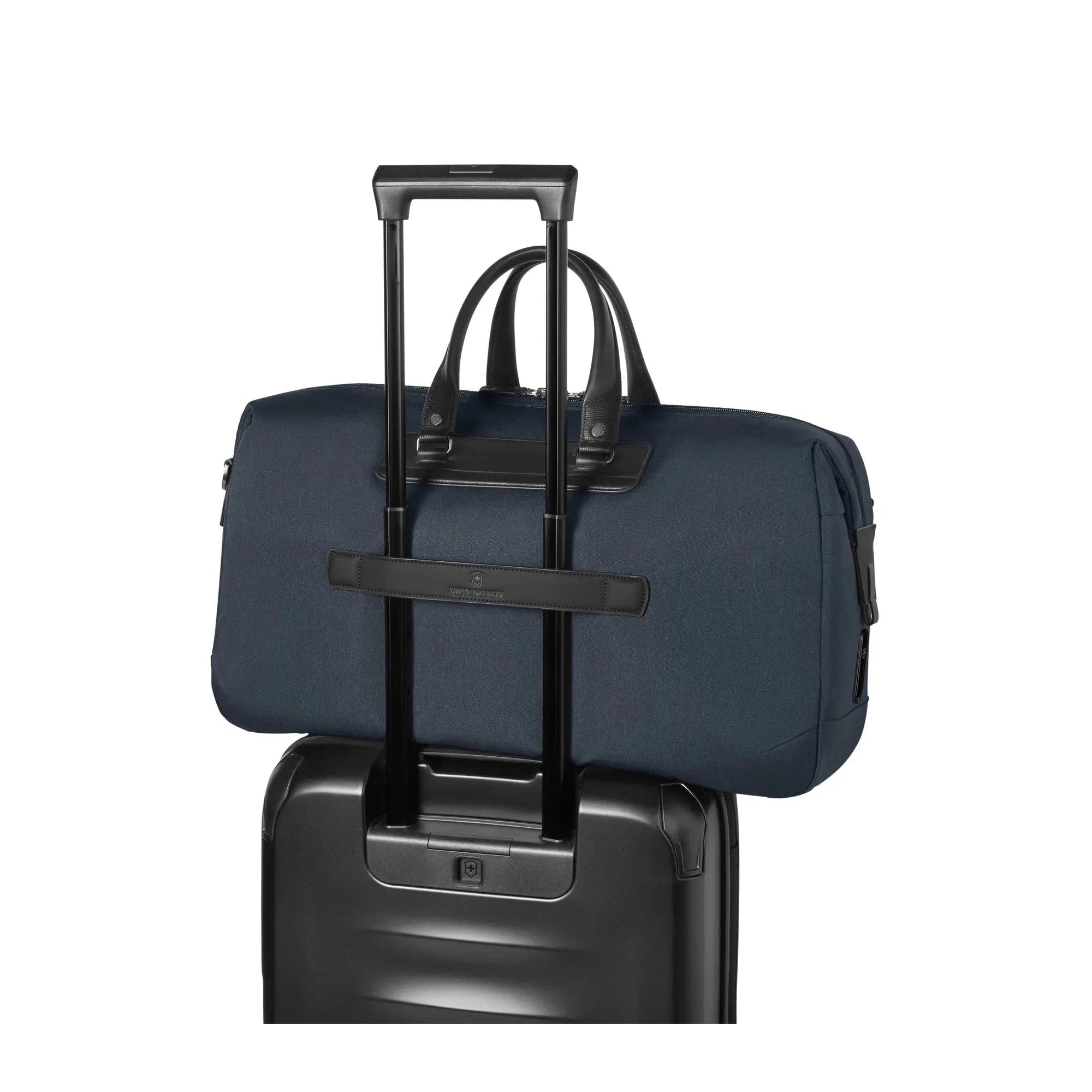 Victorinox Architecture Urban2 Weekender Bag - Durable Travel & Gym Backpack for Men & Women - Perfect for Work, Commuting & Outdoor Adventures