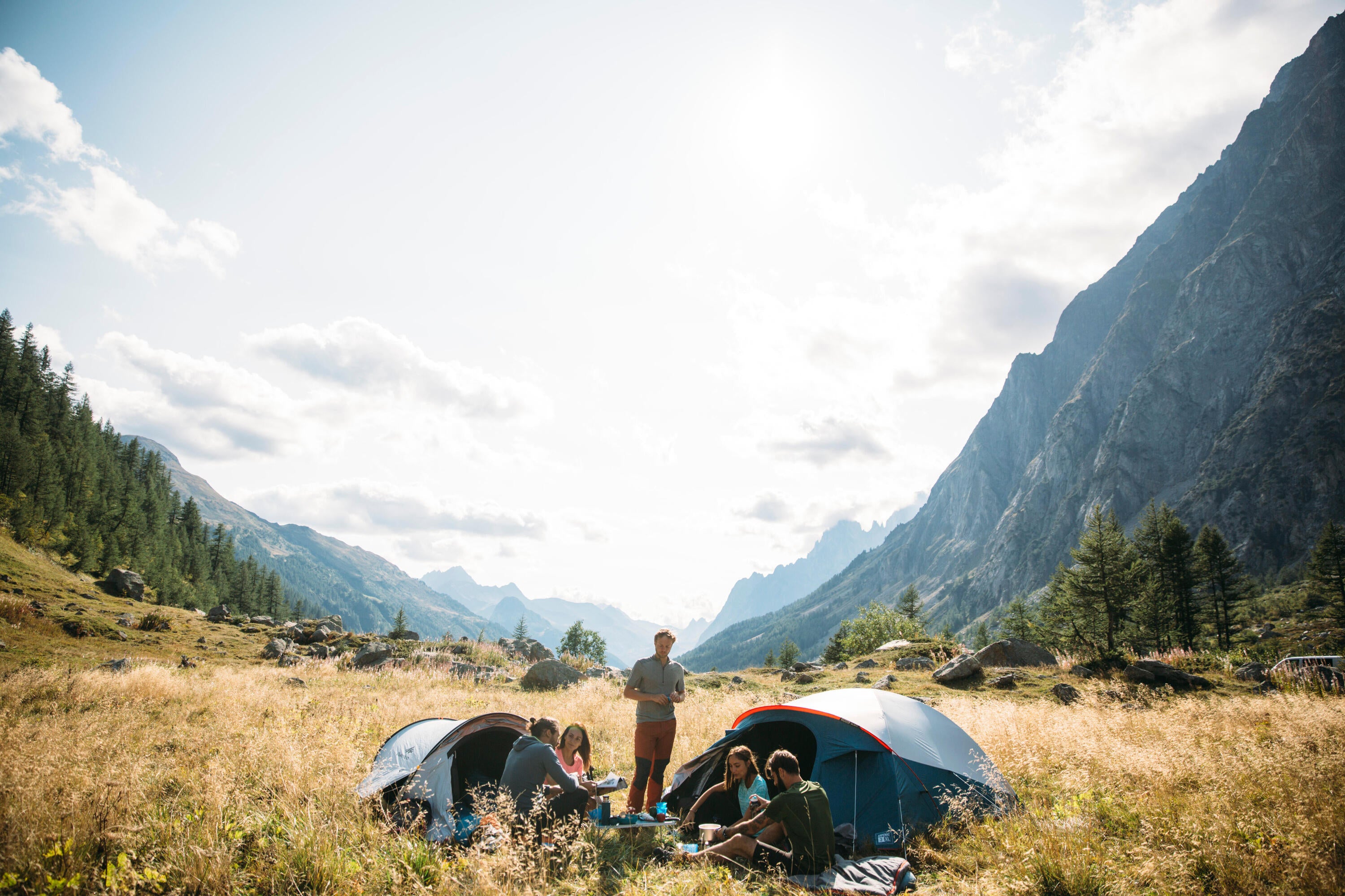 Quechua 2 Second Fresh & Black Waterproof Pop Up Tent for 2 Person - Lightweight Instant Camping Shelter for Backpacking, Hiking & Outdoor Adventures