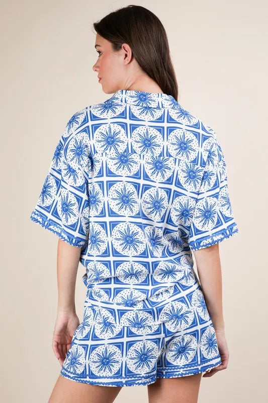 Stylish Full Size Tropical Printed Shirt and Shorts Set for Men - Breathable Summer Outfit for Beach Vacation & Casual Wear