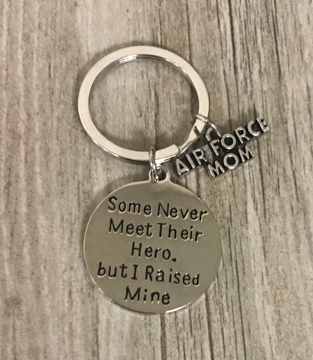 US Air Force Mom Charm Keychain - Military Mother Jewelry Gift for Air Force Corps - Perfect for Military Appreciation, Mother's Day & Patriotic Gifting