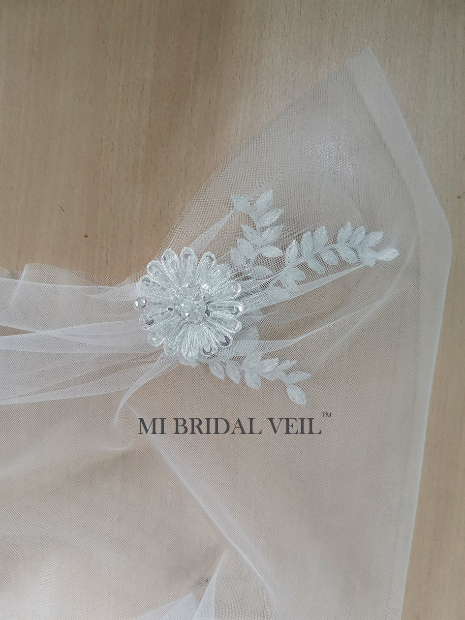 Elegant Juliet Cap Veil with Beaded Flower Lace - Vintage Style Boho Bridal Headpiece for Wedding Ceremony & Photoshoot