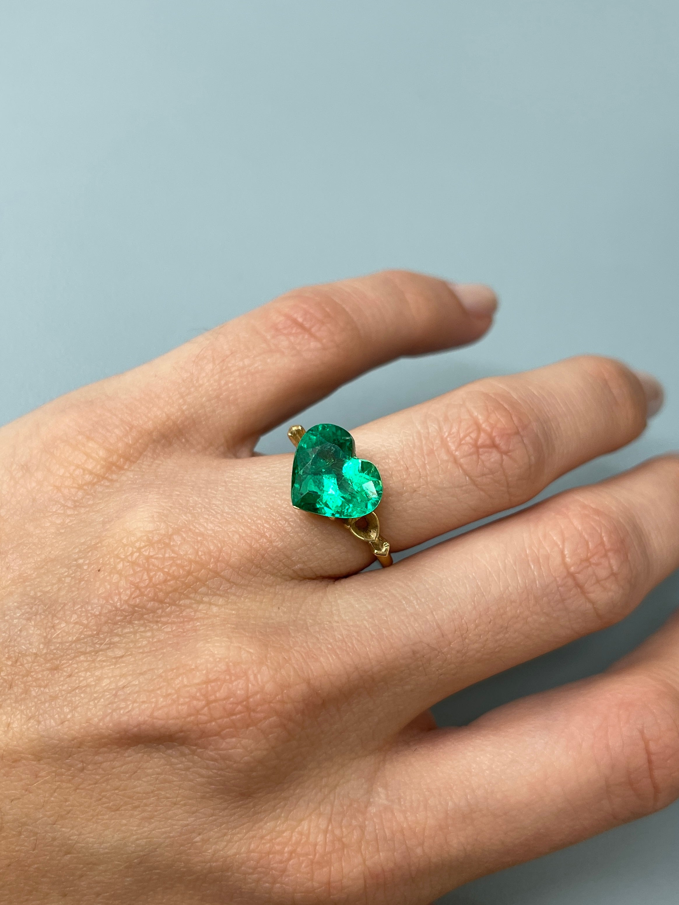 4.92 Carat 11x13mm AAA+ Vivid Green Natural Colombian Loose Emerald Heart Cut Gemstone for Jewelry Making & Engagement Rings