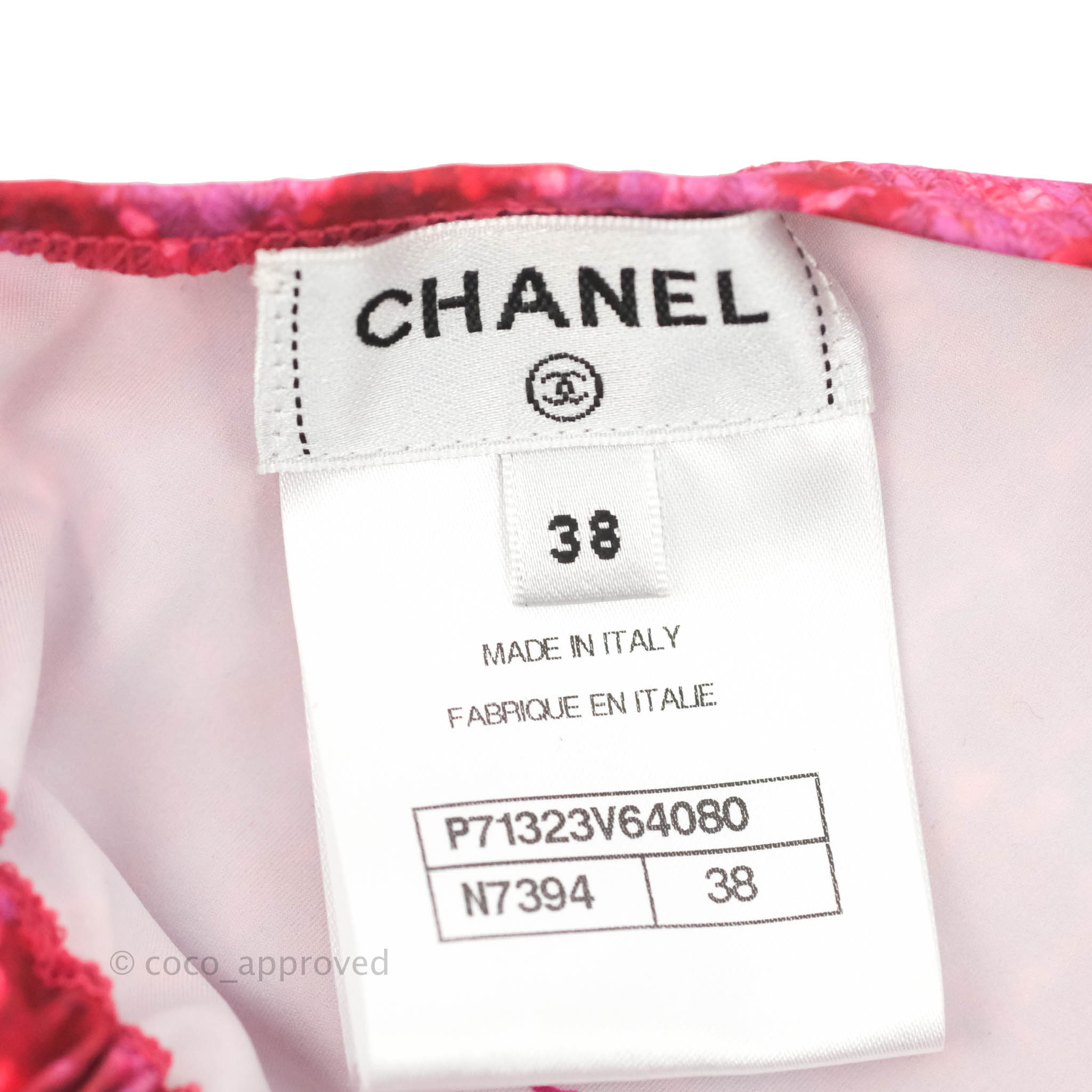 Chanel 22/23 Fall Winter Pink Plaid Bikini Top - Size 38 for Women | Beachwear & Swimwear for Summer Vacations, Pool Parties & Tropical Getaways
