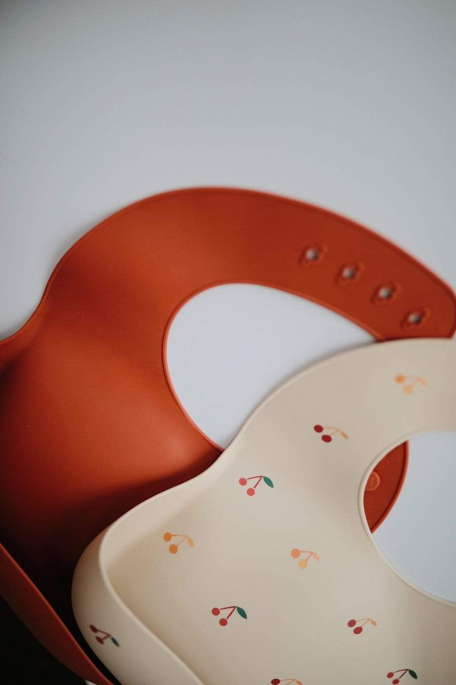 Mushie Silicone Baby Bib - Soft, Waterproof & Easy Clean Feeding Bib for Infants & Toddlers - Perfect for Mealtime, Snacks & Messy Play