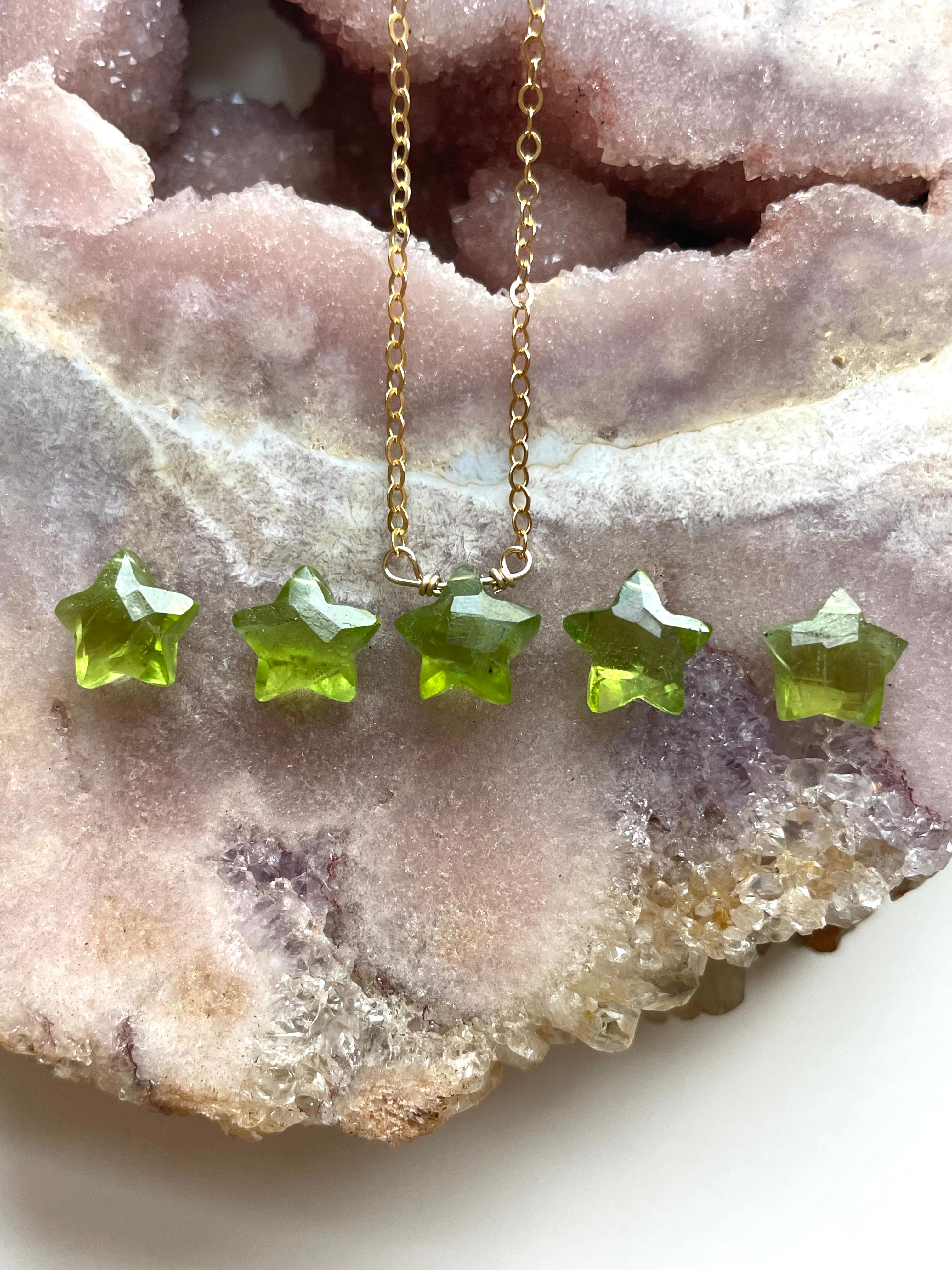 Peridot Star Necklace - August Birthstone Jewelry for Women | Elegant Zodiac Pendant Gift for Birthday, Anniversary & Special Occasions