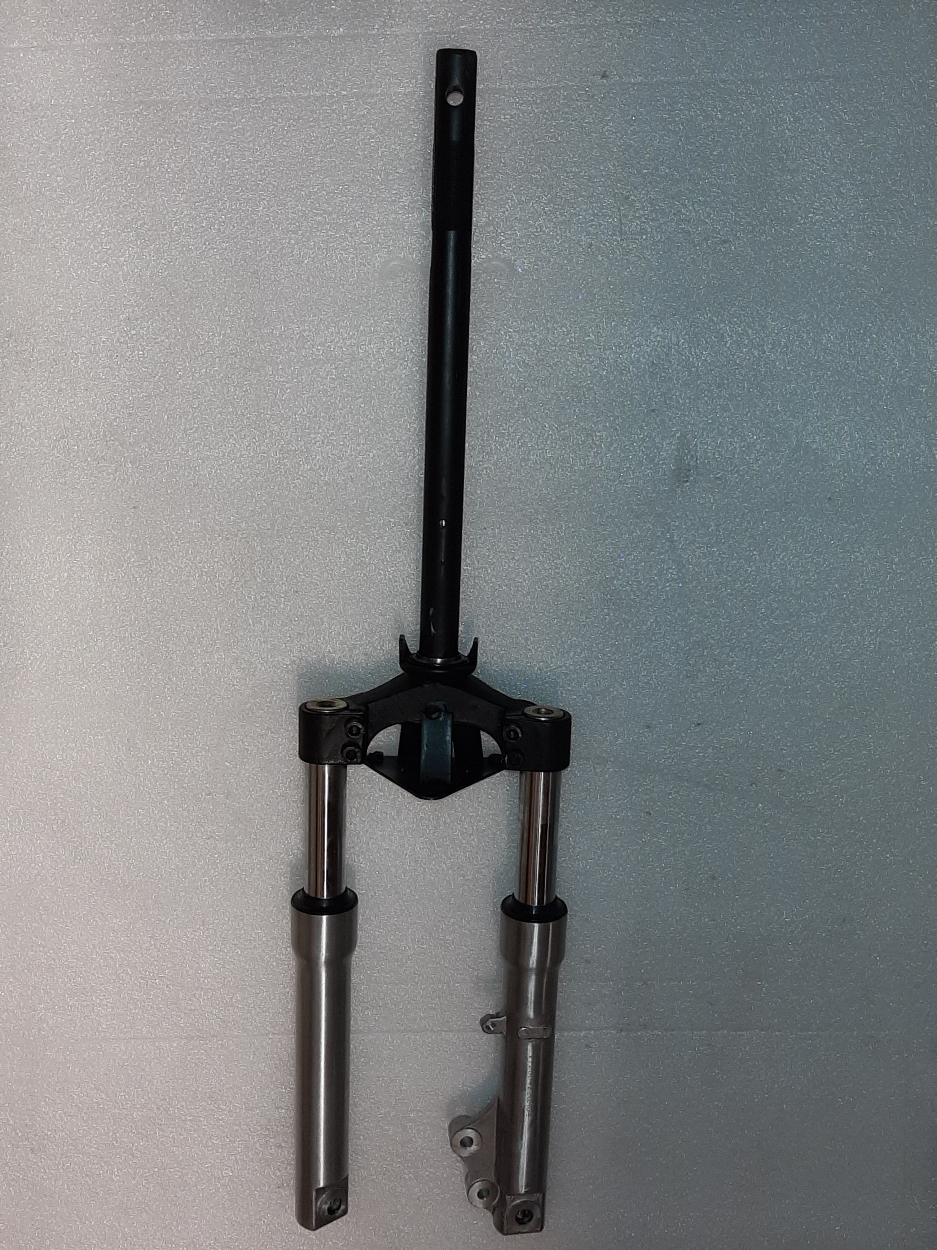 Premium Bicycle Front Fork Assembly - Lightweight & Durable MTB/BMX Suspension Fork for Smooth Rides - Perfect for Mountain Biking, Trail Riding & Urban Commuting