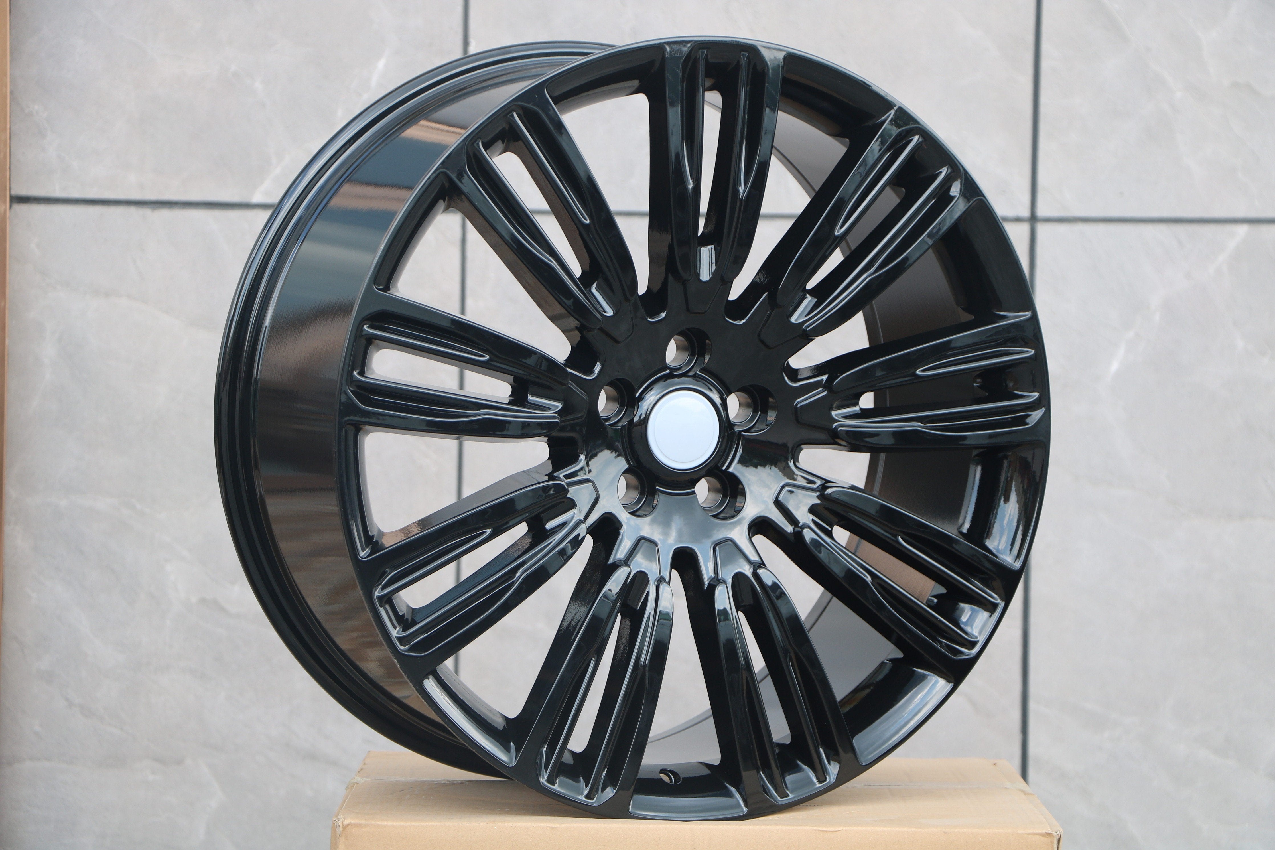 22-Inch Alloy Wheels for Range Rover Vogue, Sport, Defender, Discovery & LR3/LR4 - Premium Off-Road & Luxury SUV Rims for Enhanced Style & Performance
