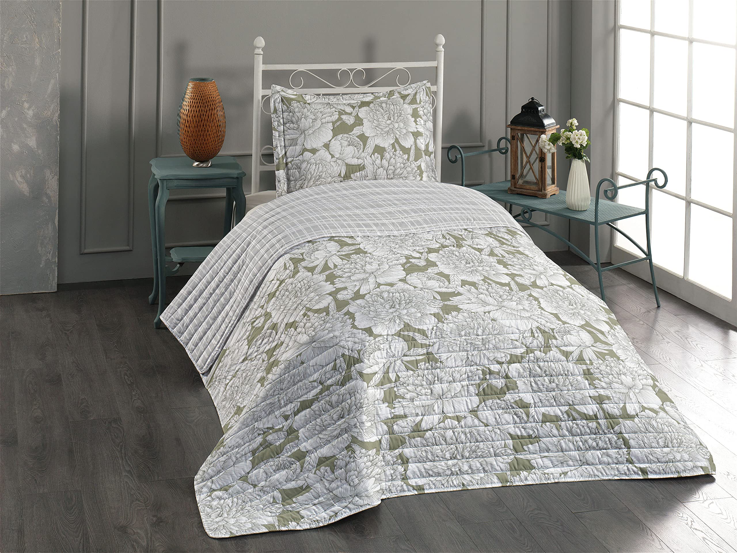 Ambesonne Floral Reversible Bedspread Set - Hand Drawn Rose, Chamomile & Peonies Design - Microfiber Twin Size Bedding with Pillow Shams - Slate Brown - Perfect for Boho Bedroom Decor & Guest Room Styling
