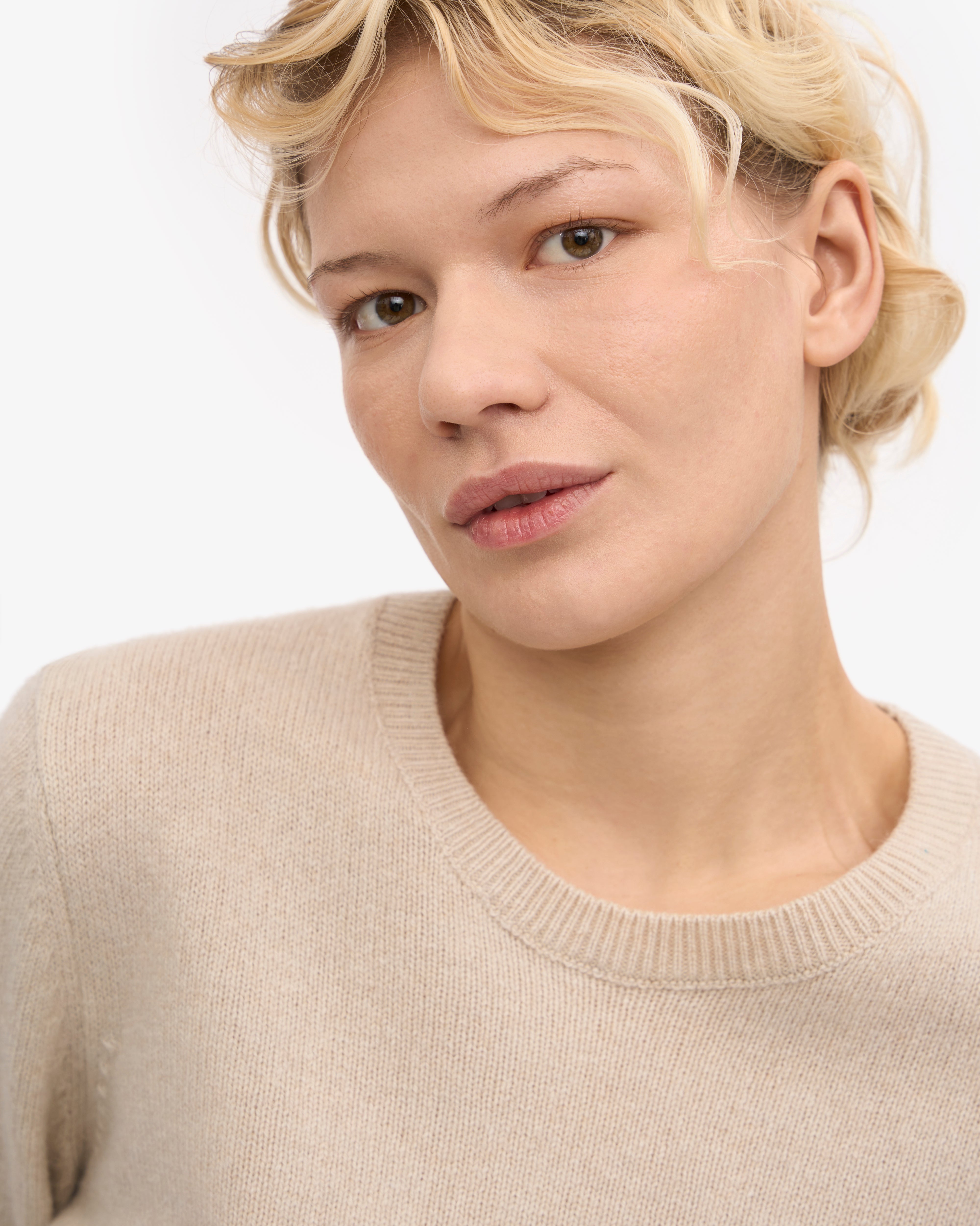 Premium Women's Classic Merino Wool Crew Neck Sweater - Ivory White | Soft & Warm Winter Knitwear for Casual Outfits & Office Wear