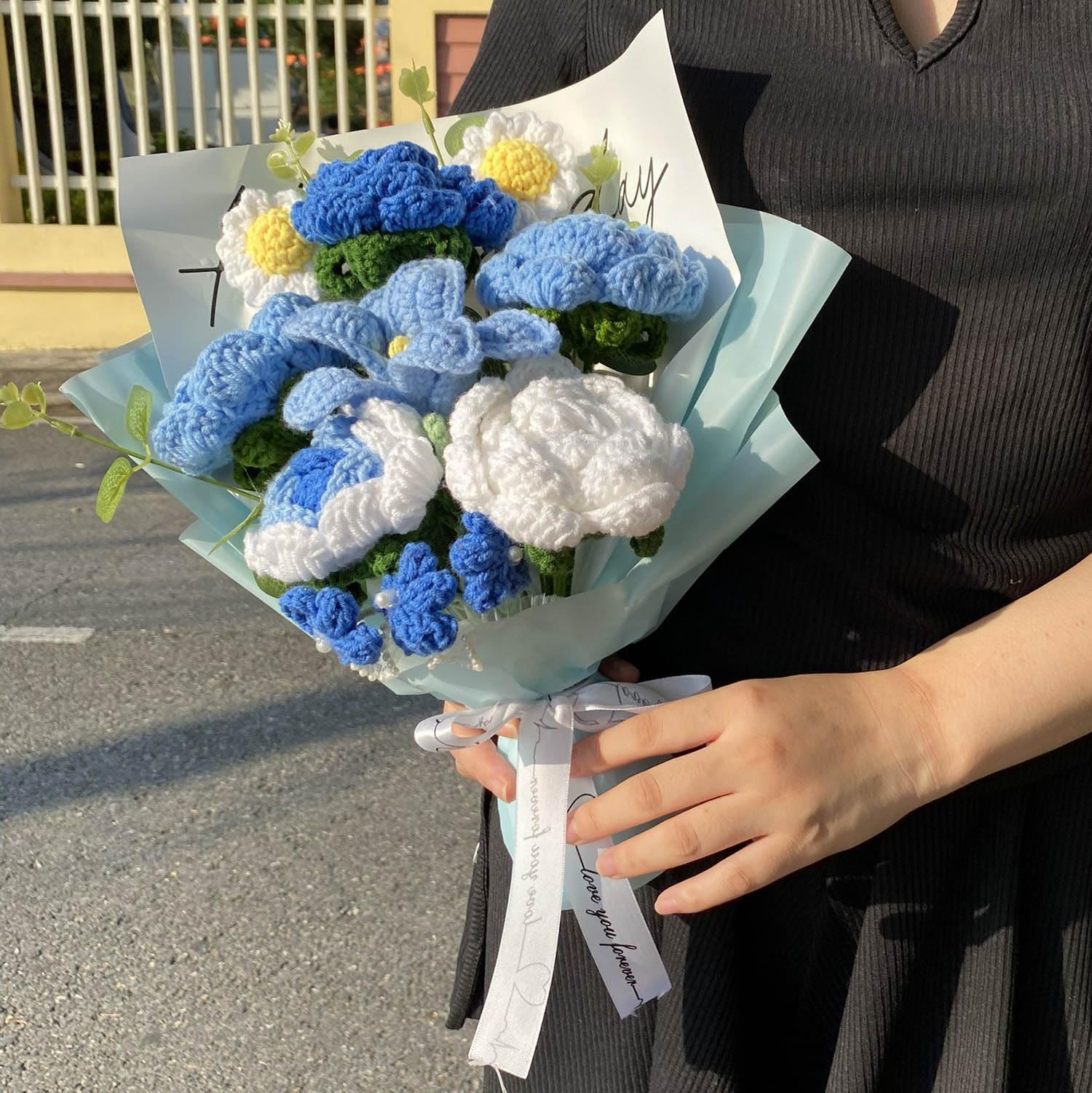 Handmade Crochet Blue Rose Bouquet - Artificial Knitted Flowers for Mother's Day, Graduation, Birthday & Wedding Decor - Perfect Gift & Home Decoration - DIY Floral Arrangement for Tables, Centerpieces & Special Occasions