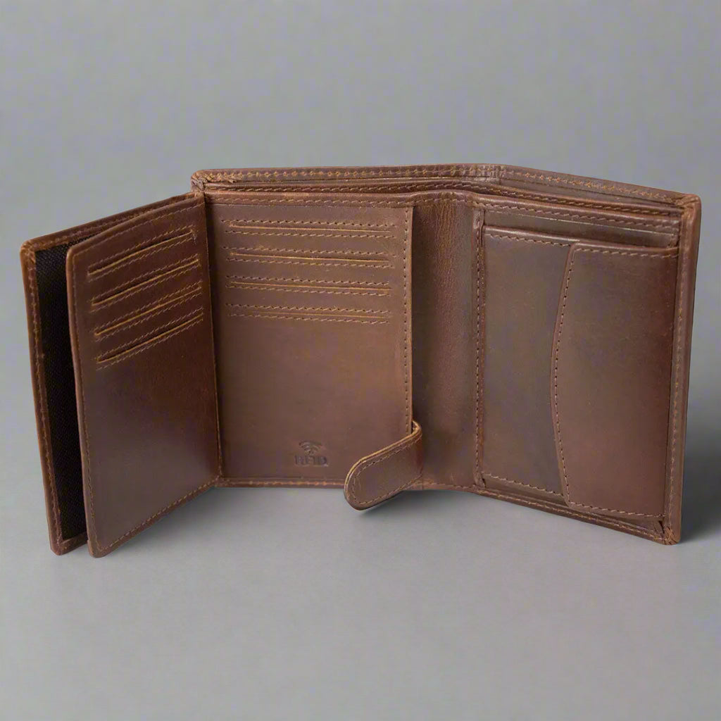 Vintage Leather Tri-Fold Wallet for Men with Triple ID Slots & Coin Pocket - Perfect for Everyday Carry, Travel & Gifting
