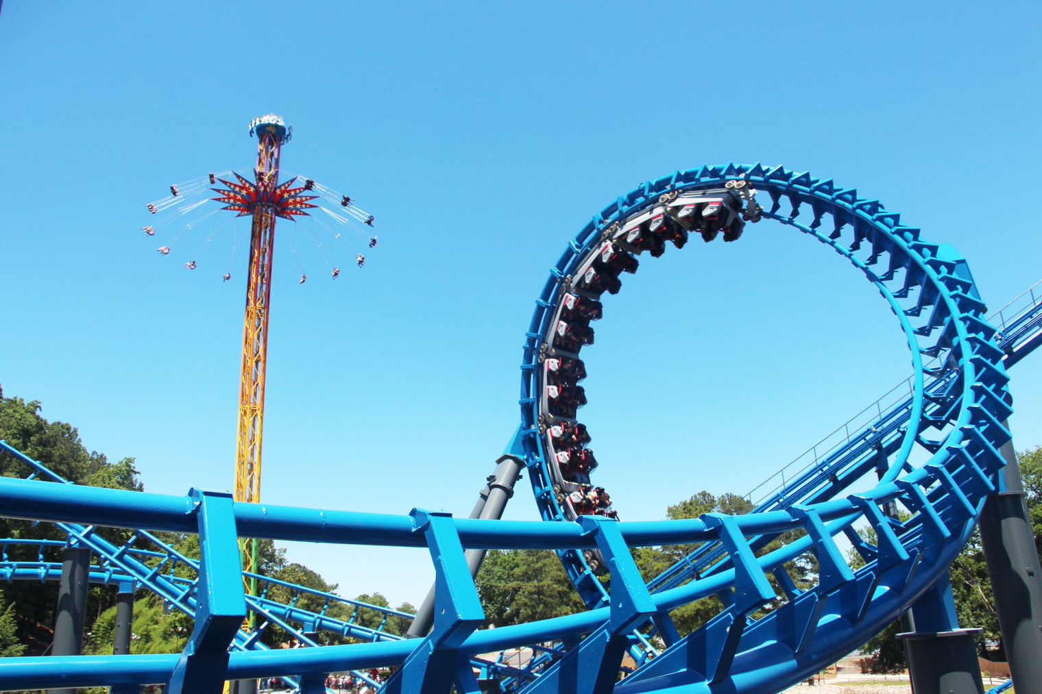 Six Flags Over Georgia - Thrilling Amusement Park Rides & Family Fun in Atlanta | Perfect for Weekend Getaways & Birthday Celebrations