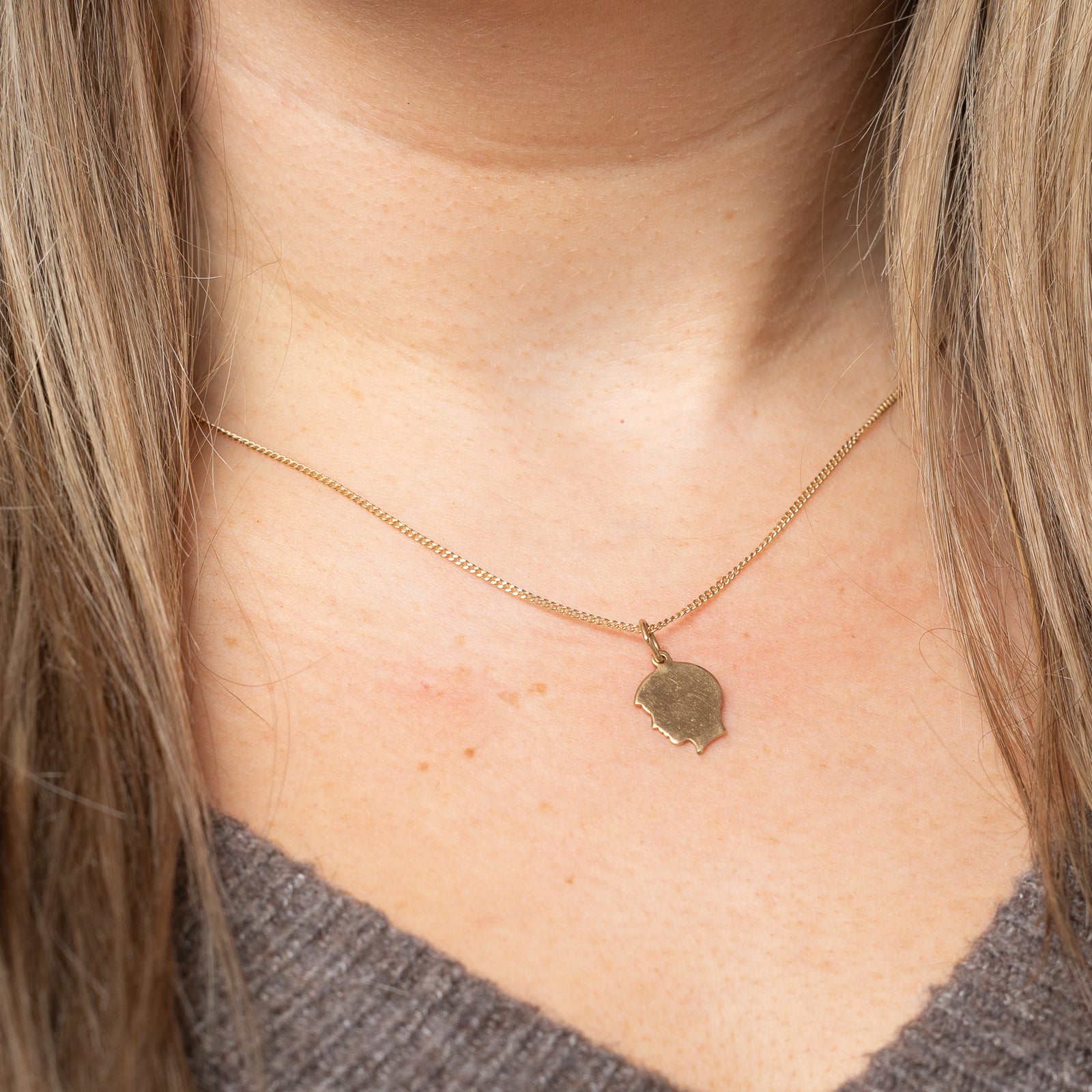 10K Yellow Gold Profile Head Charm Pendant - Elegant Jewelry for Necklaces & Bracelets - Perfect for Gifts, Fashion Accessories, and Everyday Wear