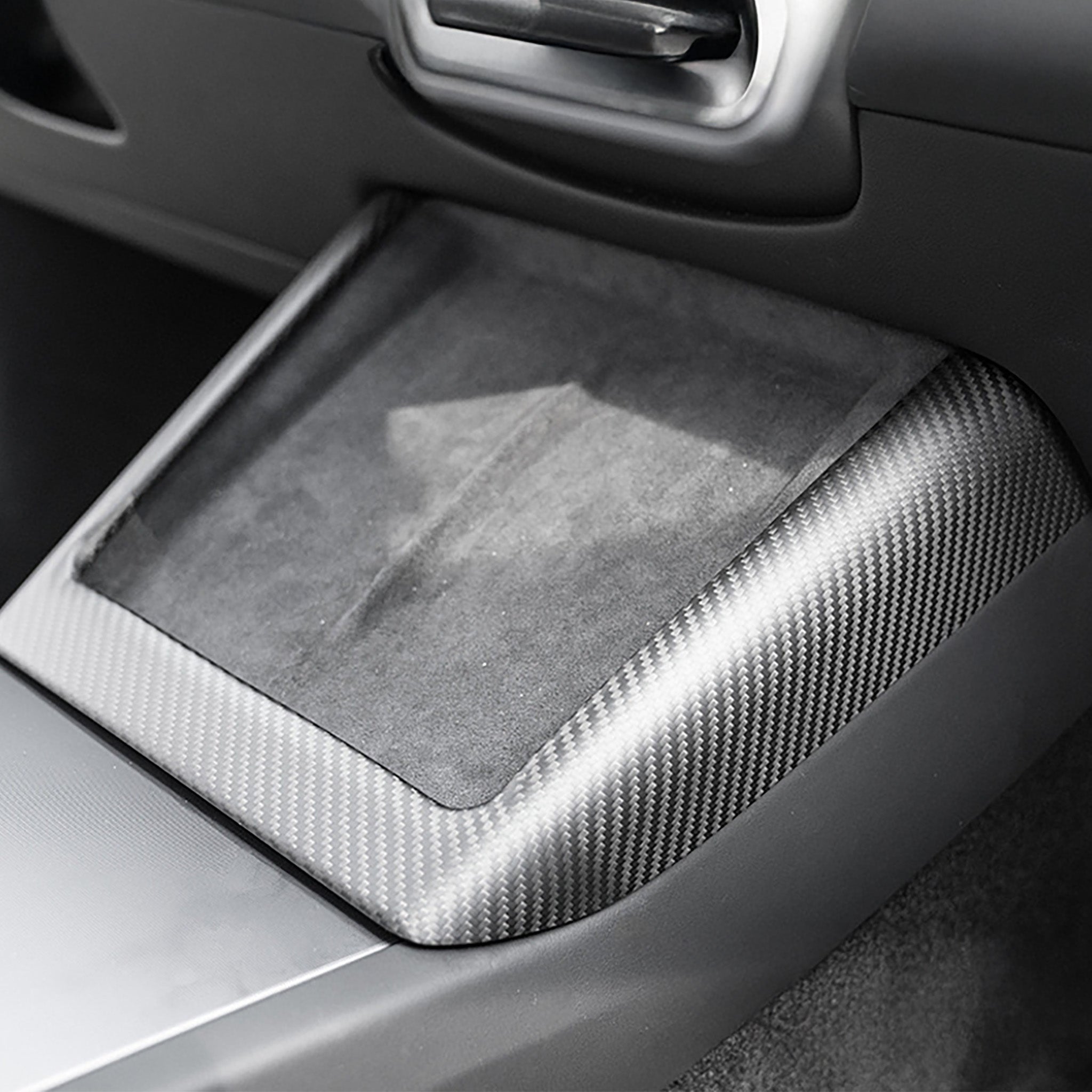Premium Real Carbon Fiber Charging Pad Frame for Tesla Model Y 2025+ (Juniper) - Glossy & Matte Finish Interior Upgrade | Wireless Charging Accessory for Enhanced Car Aesthetics & Convenience