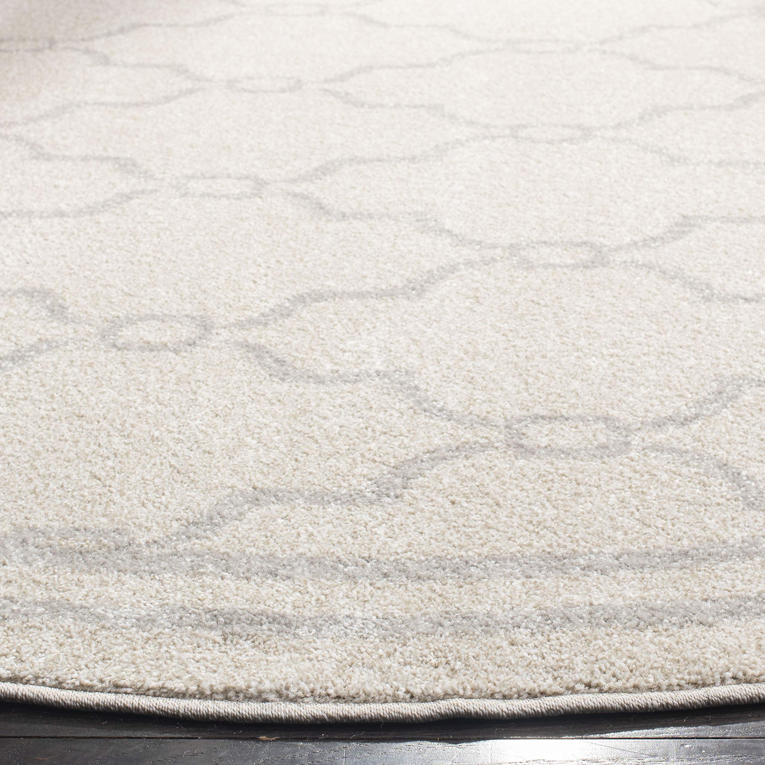 SAFAVIEH Amherst Collection 7' Round Ivory/Light Grey Area Rug - Non-Shedding Trellis Design for Dining Room, Living Room, Bedroom & Entryway | Perfect for Home Decor, Office & High Traffic Areas